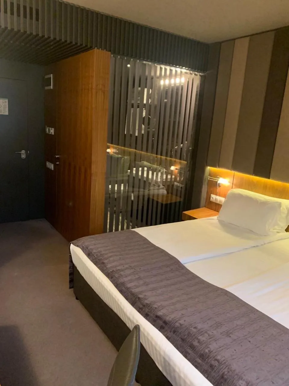 Bed in All Seasons Residence Design Hotel - Free parking