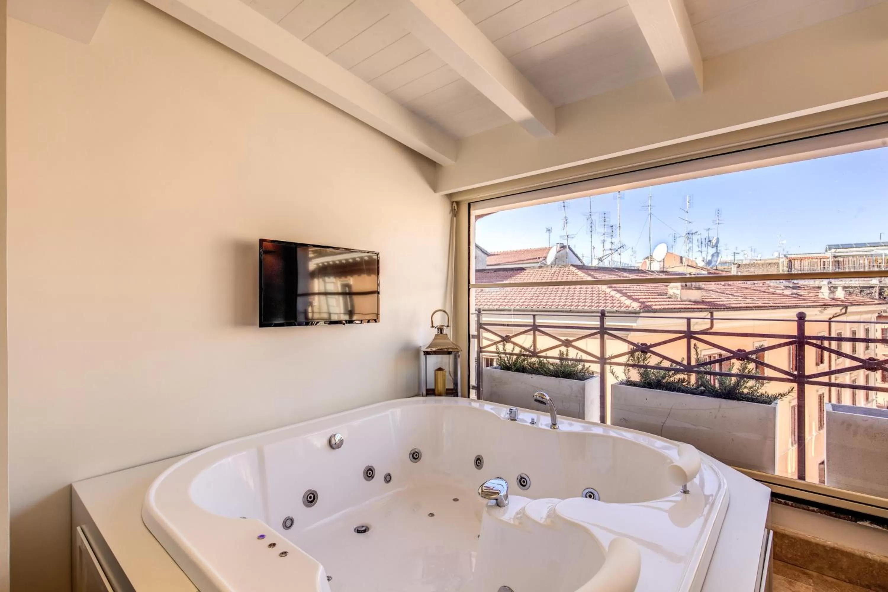 Photo of the whole room in Hotel Domus Mea