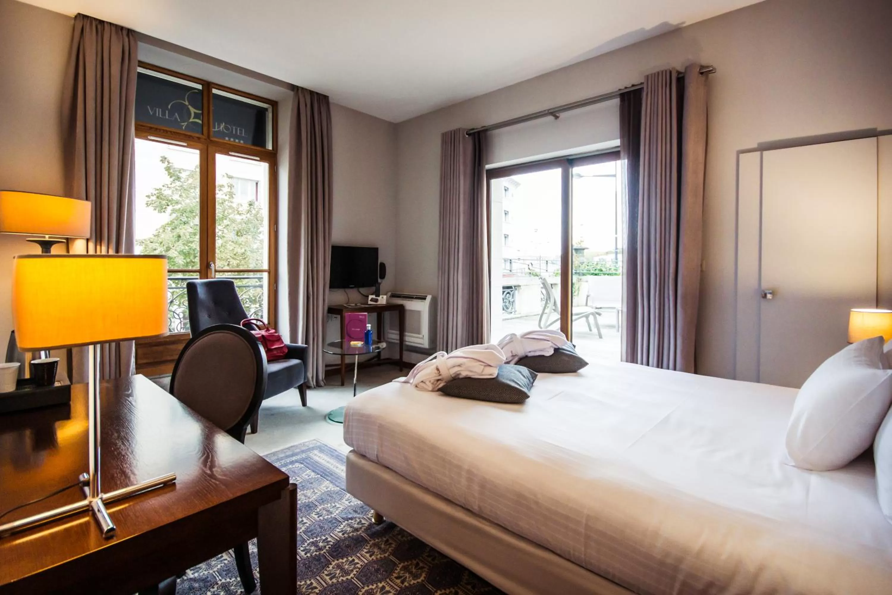 Photo of the whole room, Bed in Logis Villa C Hôtel