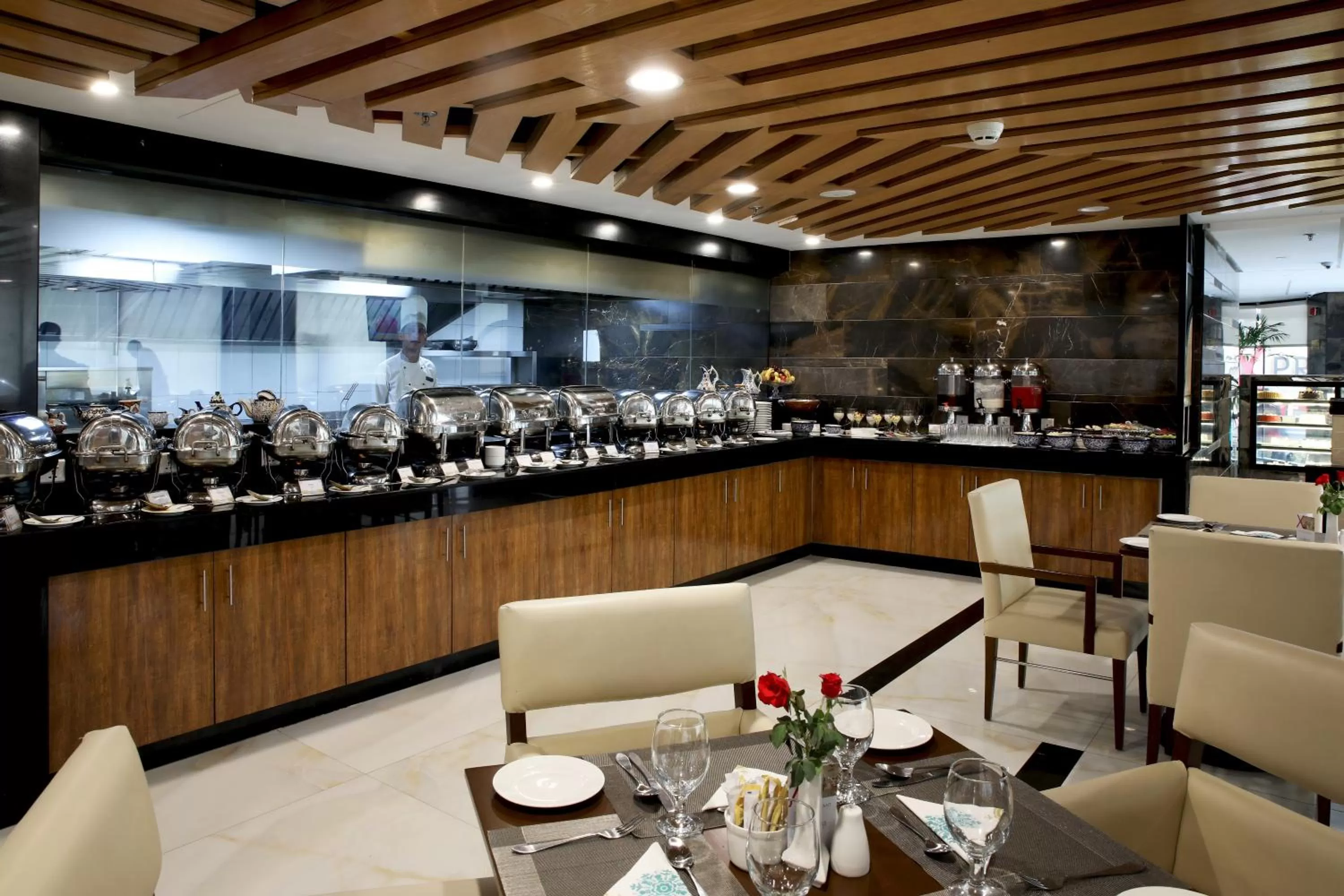 Restaurant/places to eat in Avari Xpress Multan