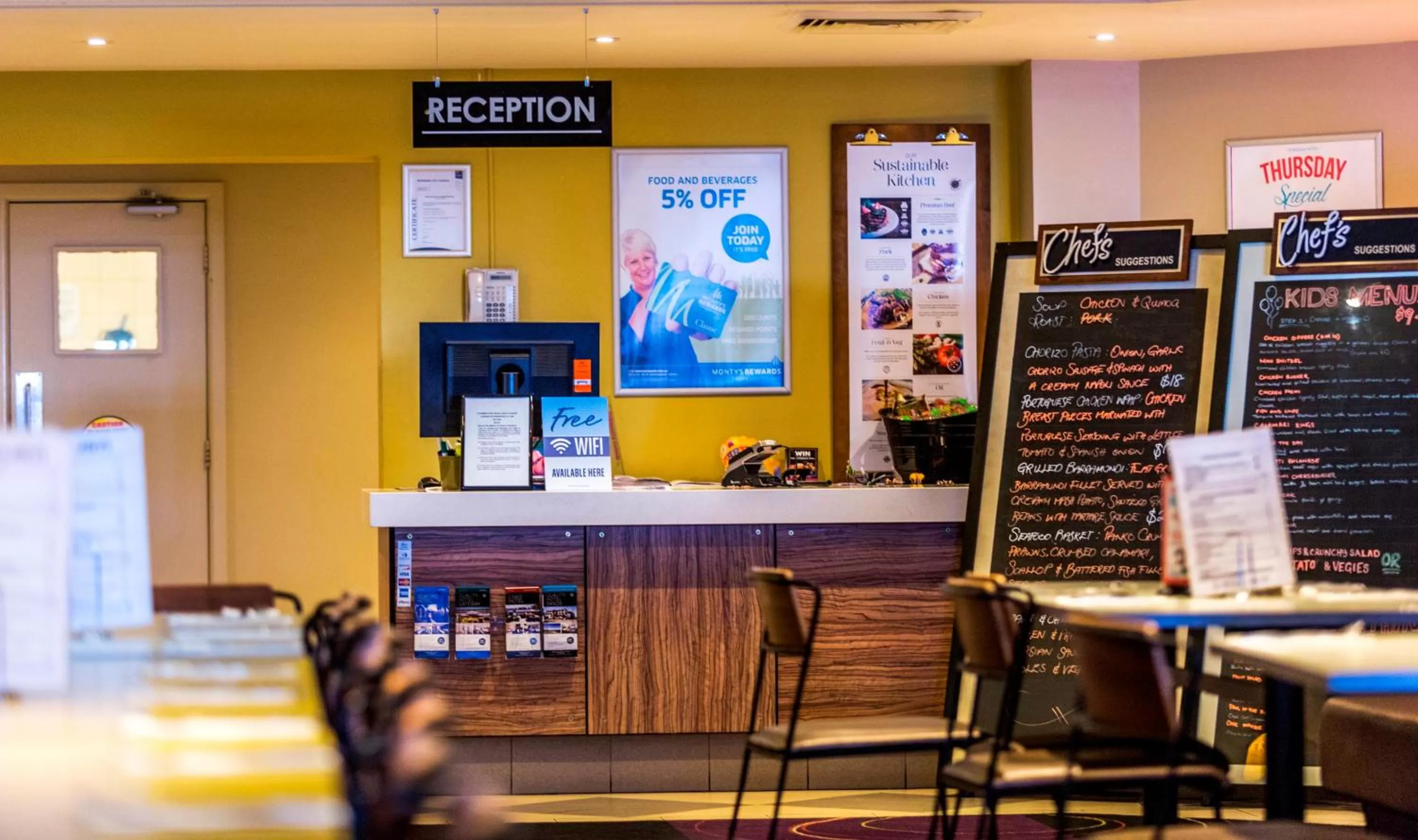 Lobby or reception in Nightcap at Glengala Hotel