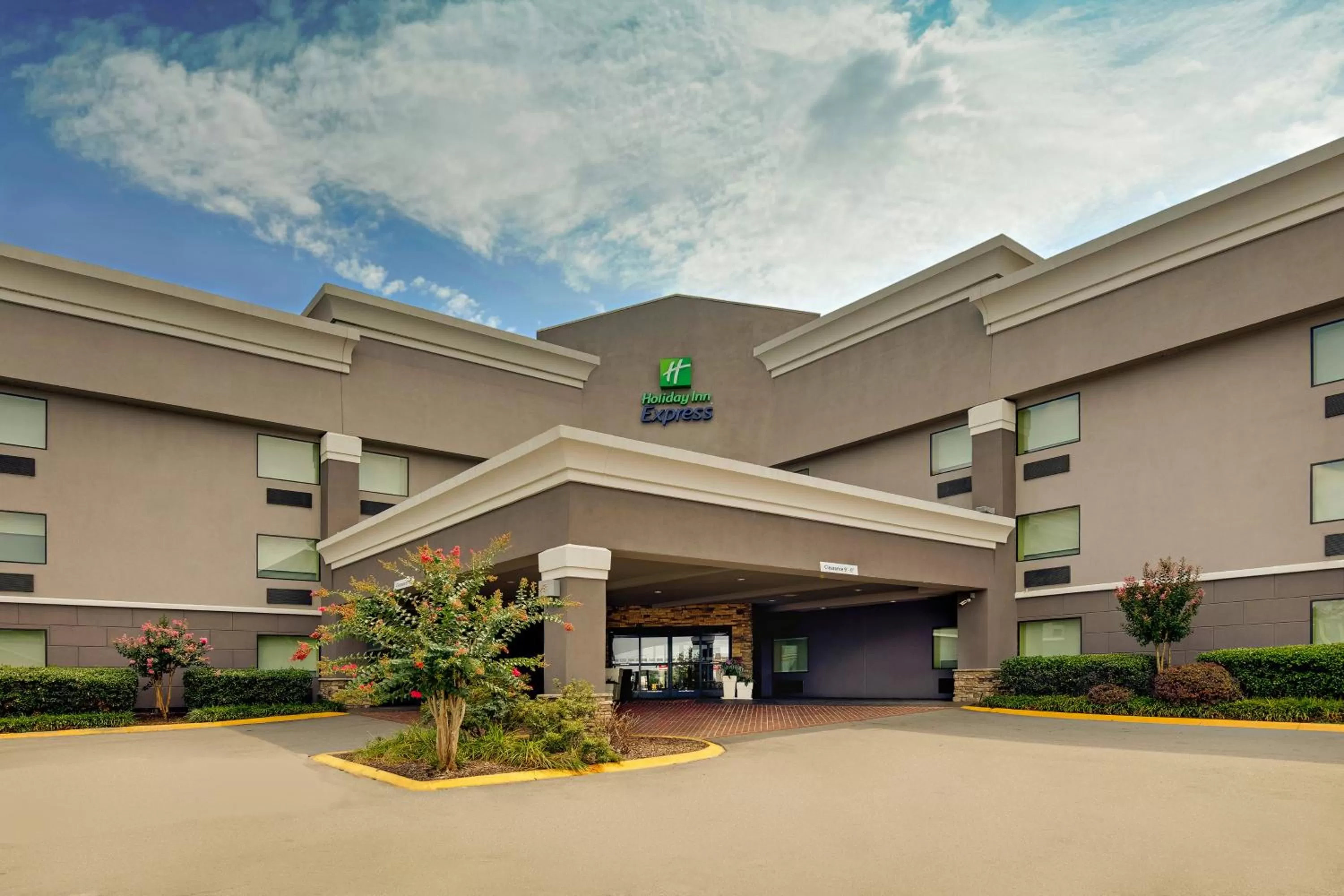 Property building in Holiday Inn Express Nashville W-I40 by IHG