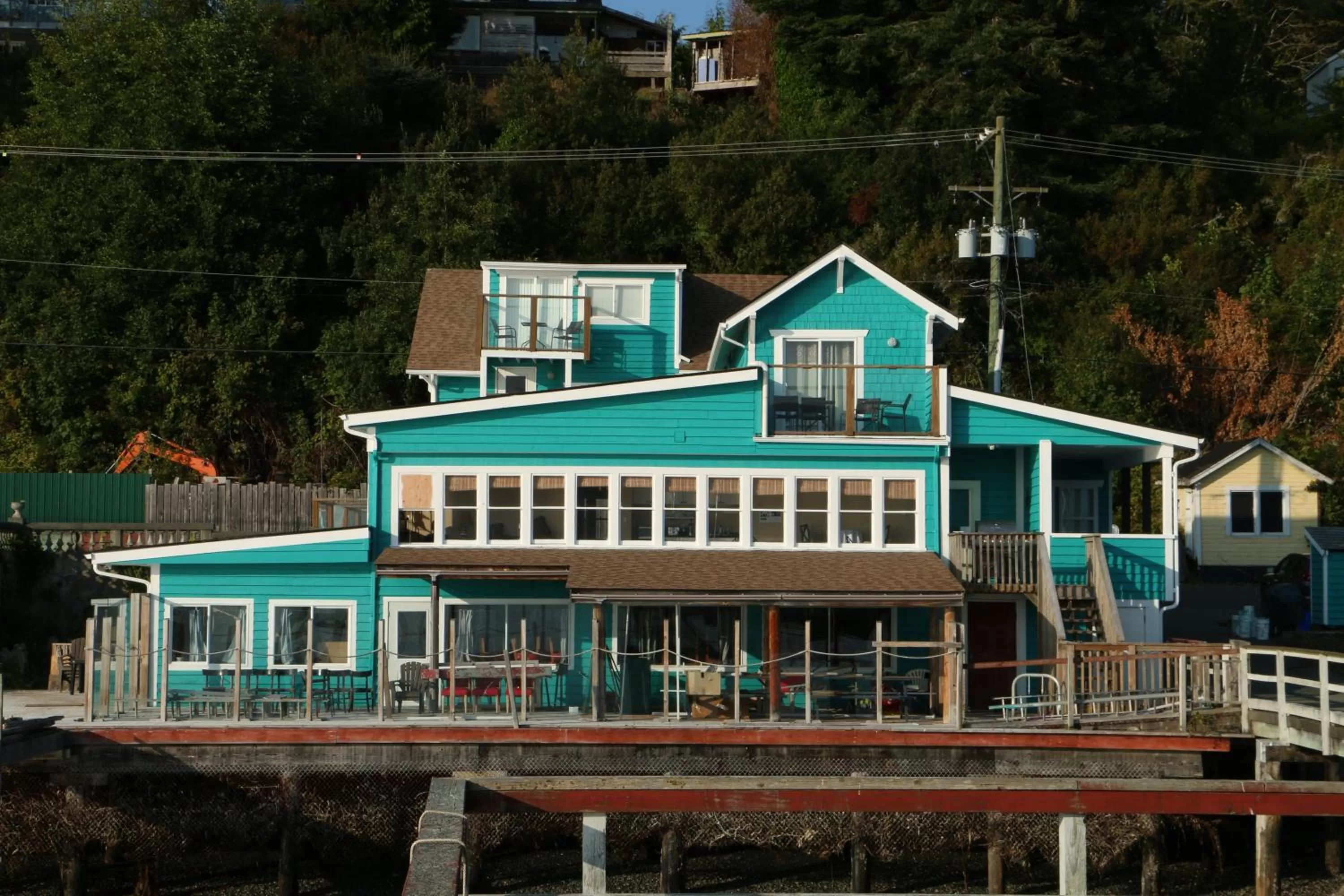 Property building in Nimpkish Hotel