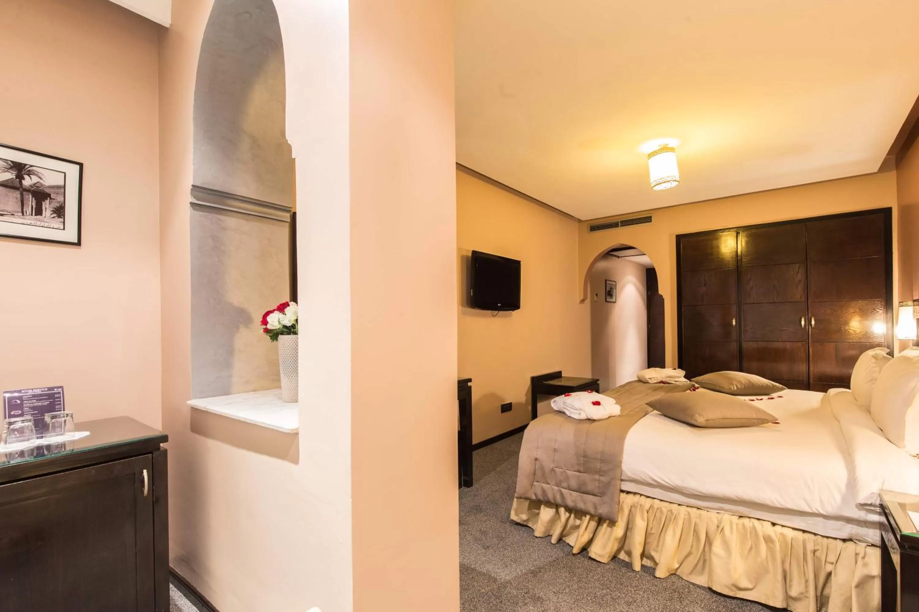 Photo of the whole room, Bed in Hotel Almas