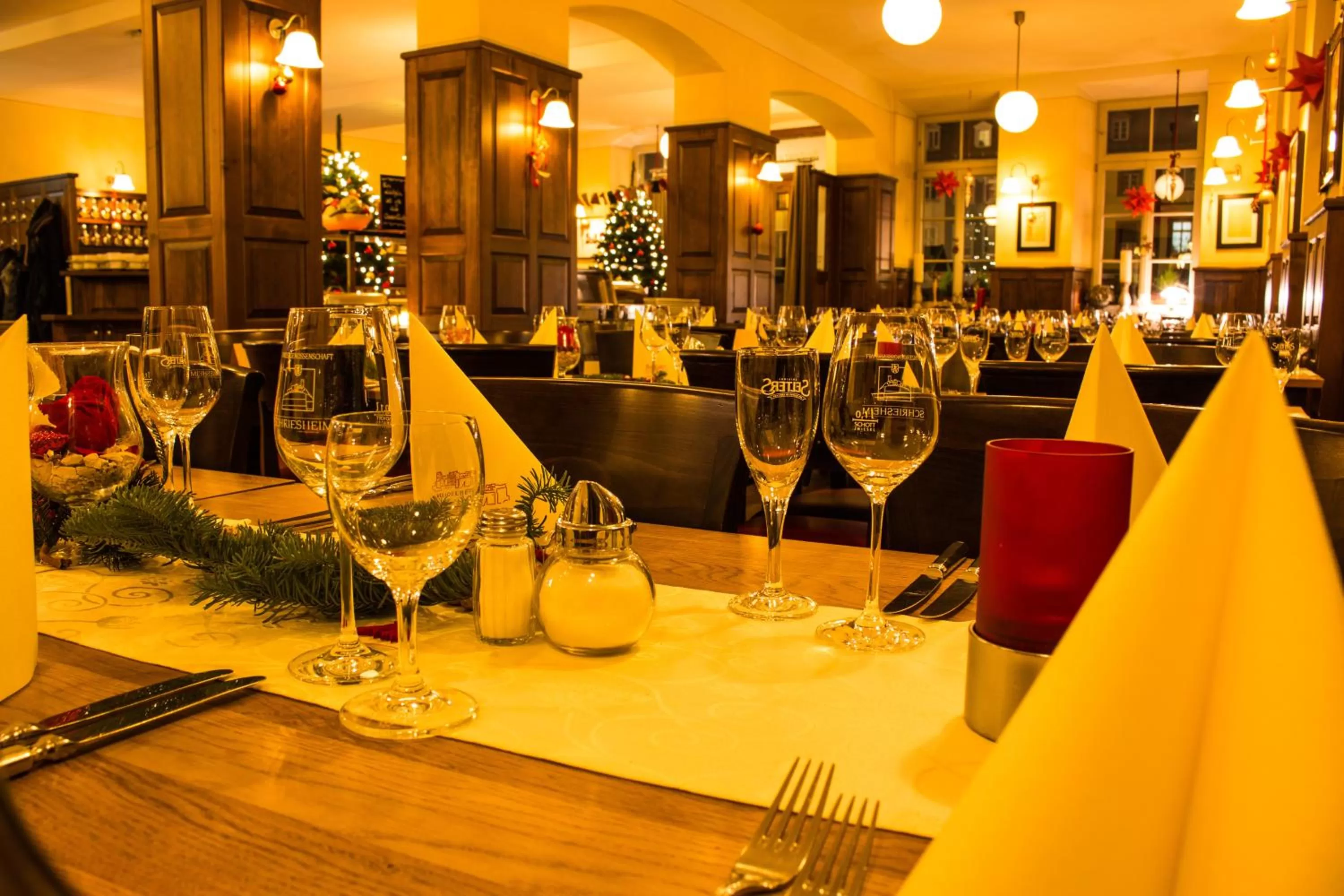 Restaurant/places to eat in Hotel Goldener Falke