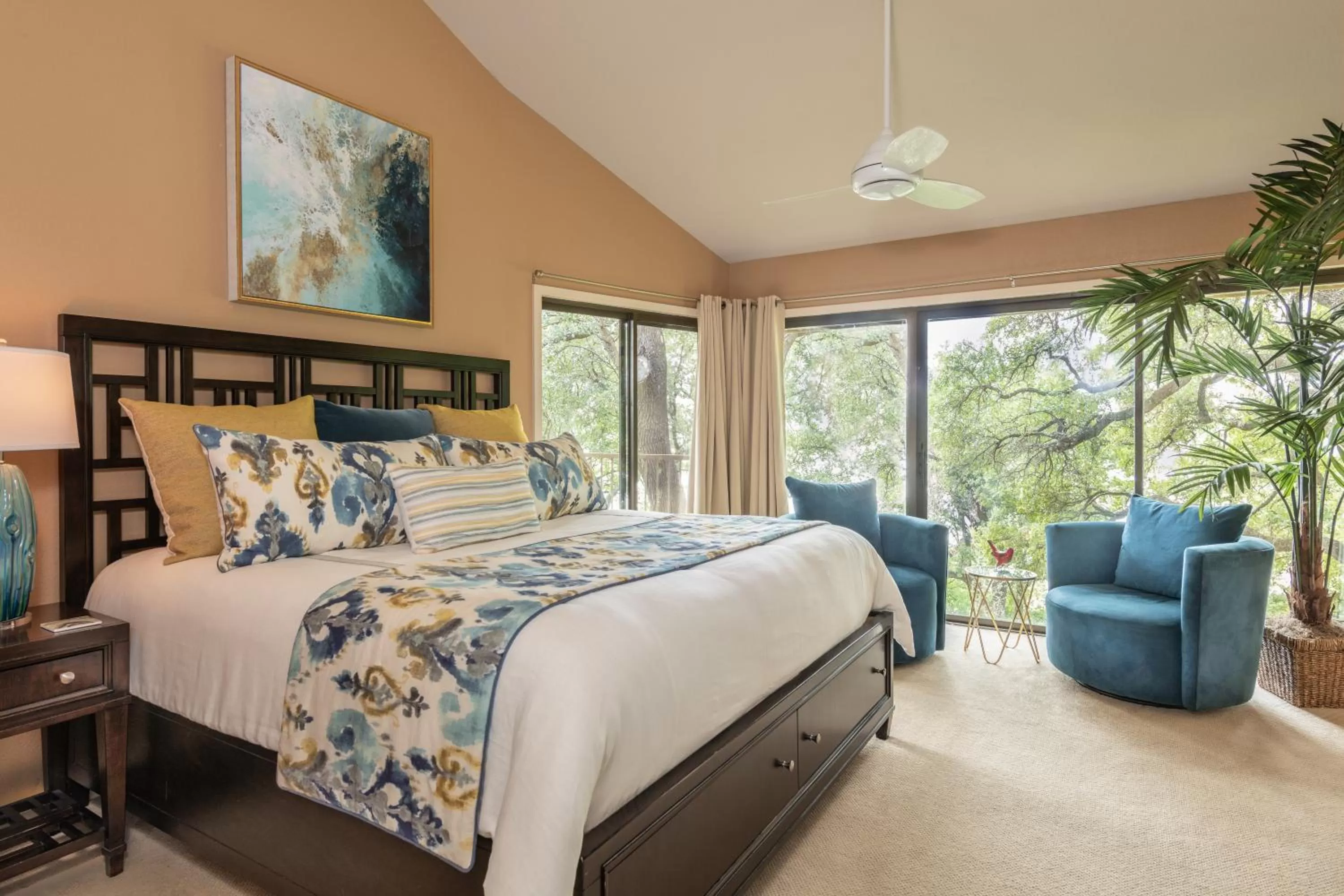 Bedroom, Bed in Inn on Lake Granbury a Boutique Hotel