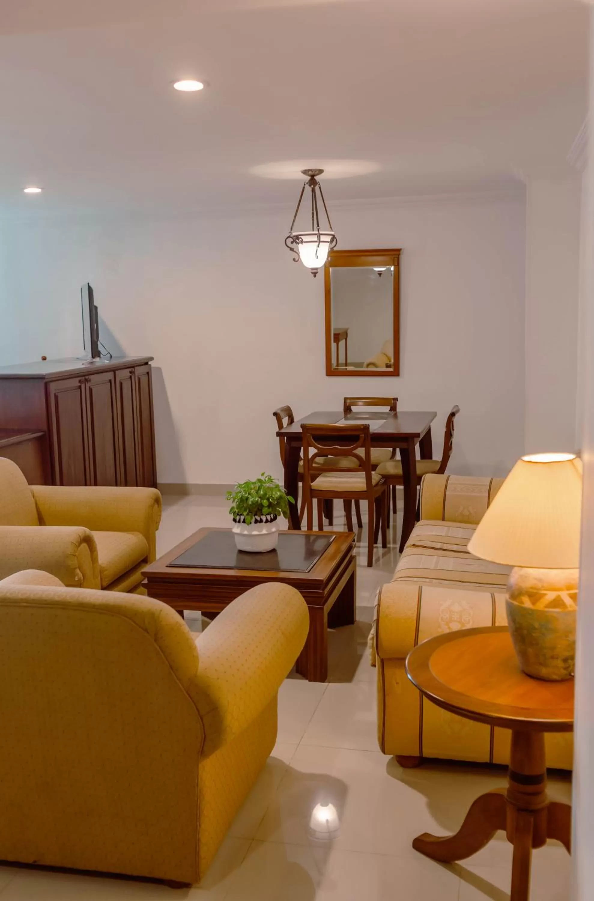 Living room in Hotel Faranda Express Puerta Del Sol Barranquilla, A Member of Radisson Individuals