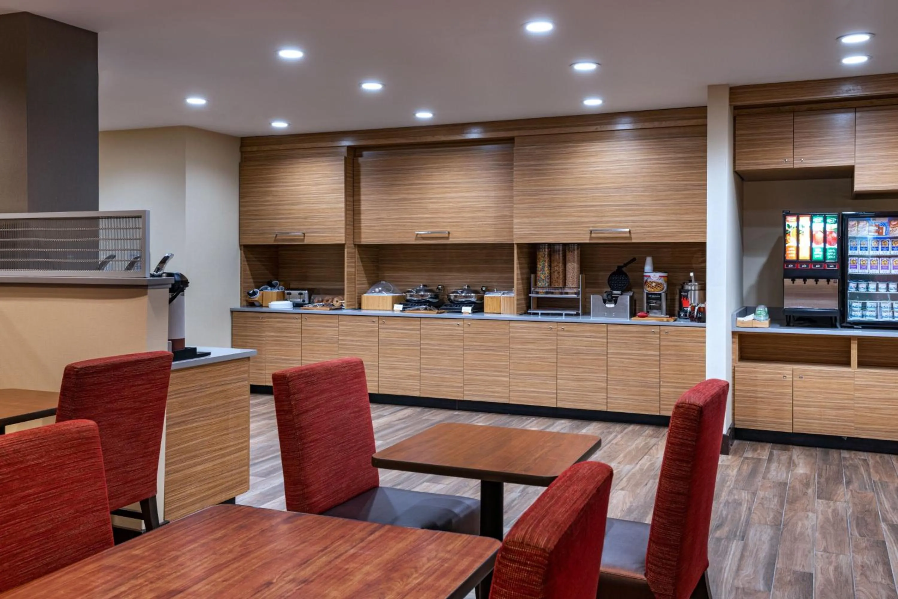 Breakfast in TownePlace Suites by Marriott Edgewood Aberdeen