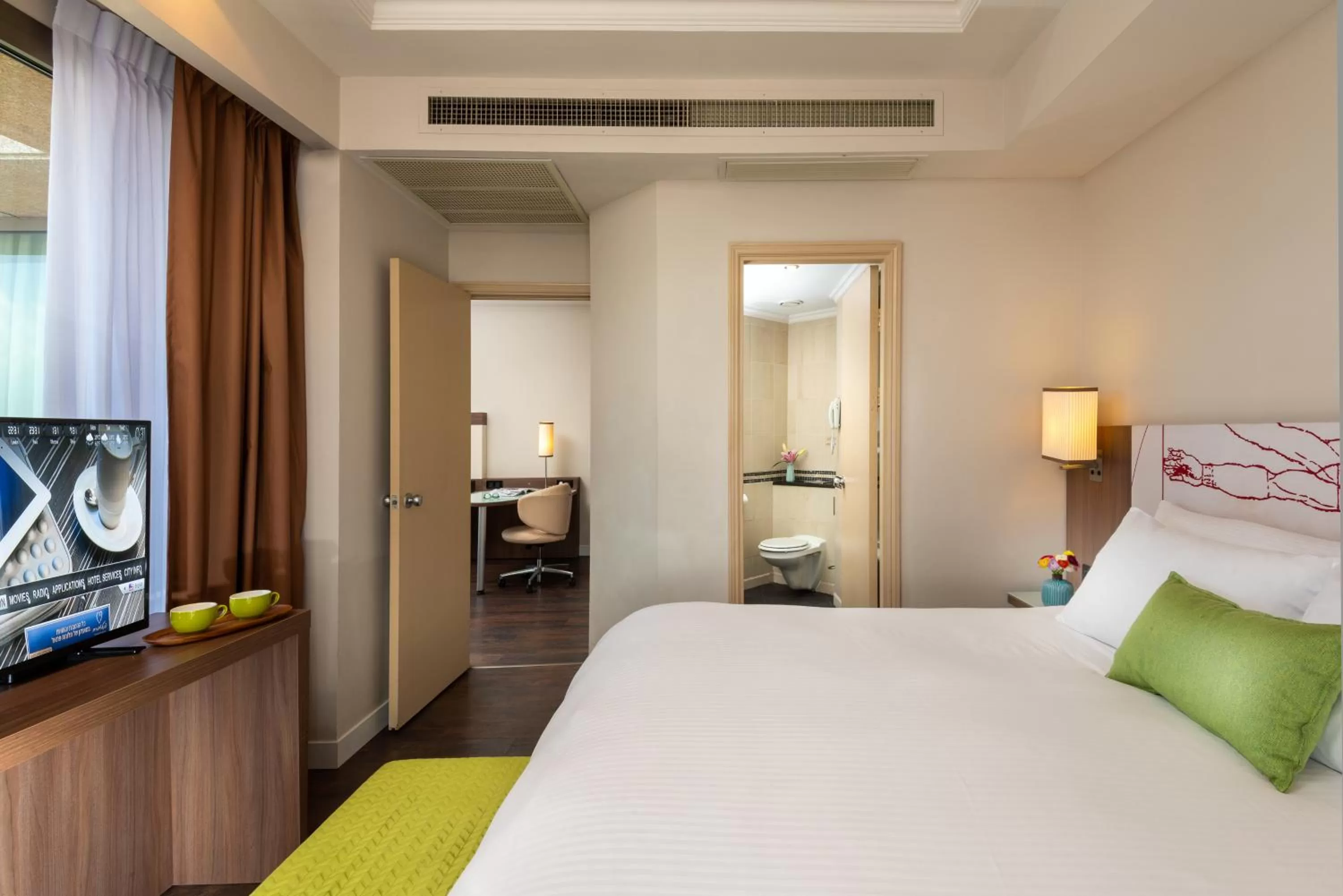 Bedroom, Bed in Leonardo City Tower Hotel Tel Aviv