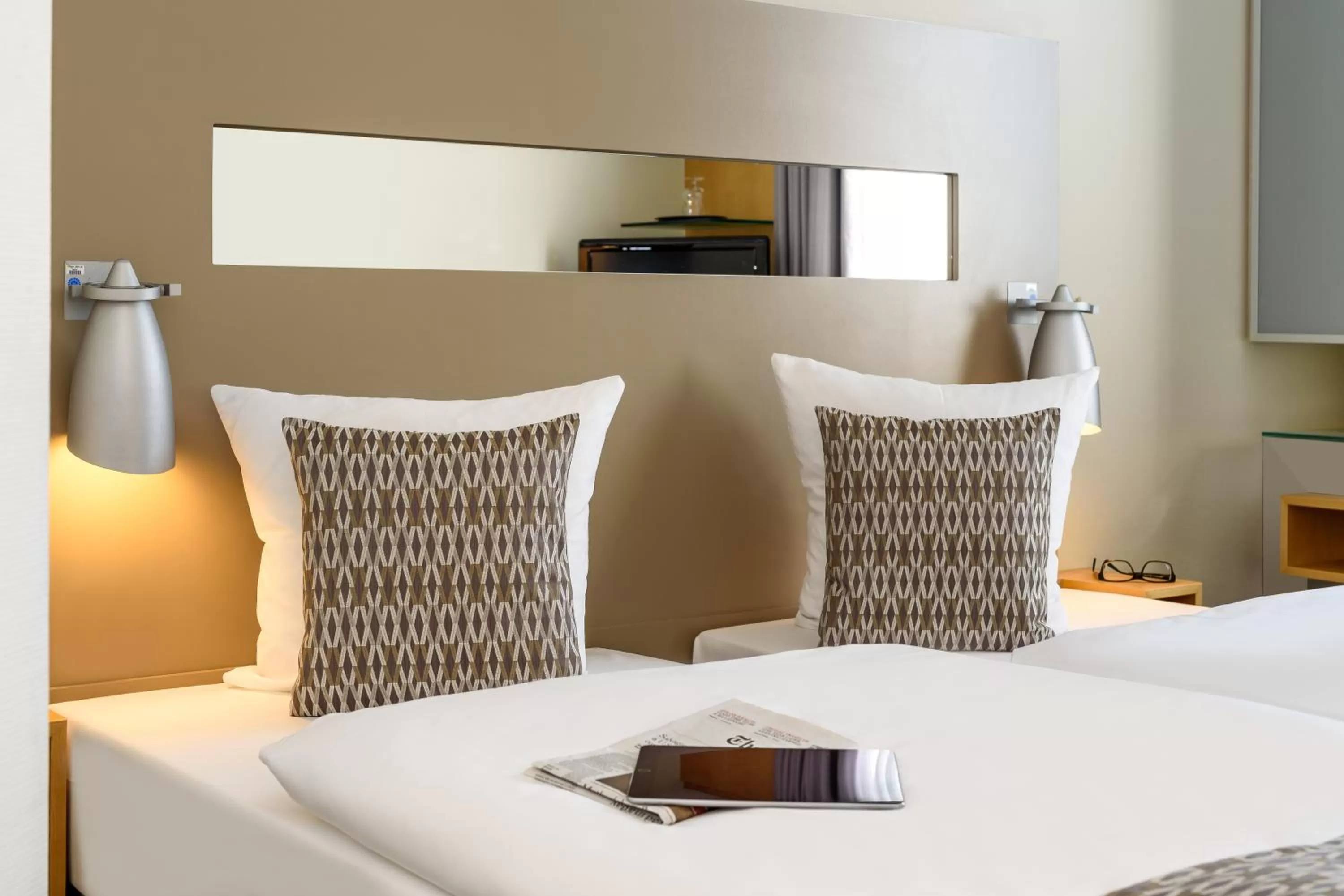 Photo of the whole room, Bed in Mercure Hotel Düsseldorf City Nord