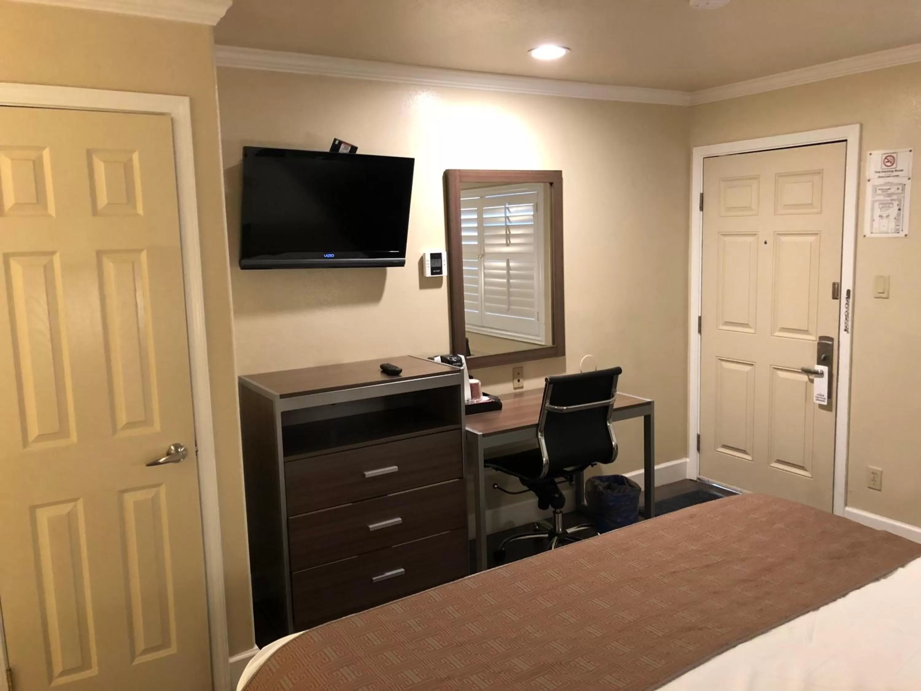 Bedroom, Bed in El Castell Motel