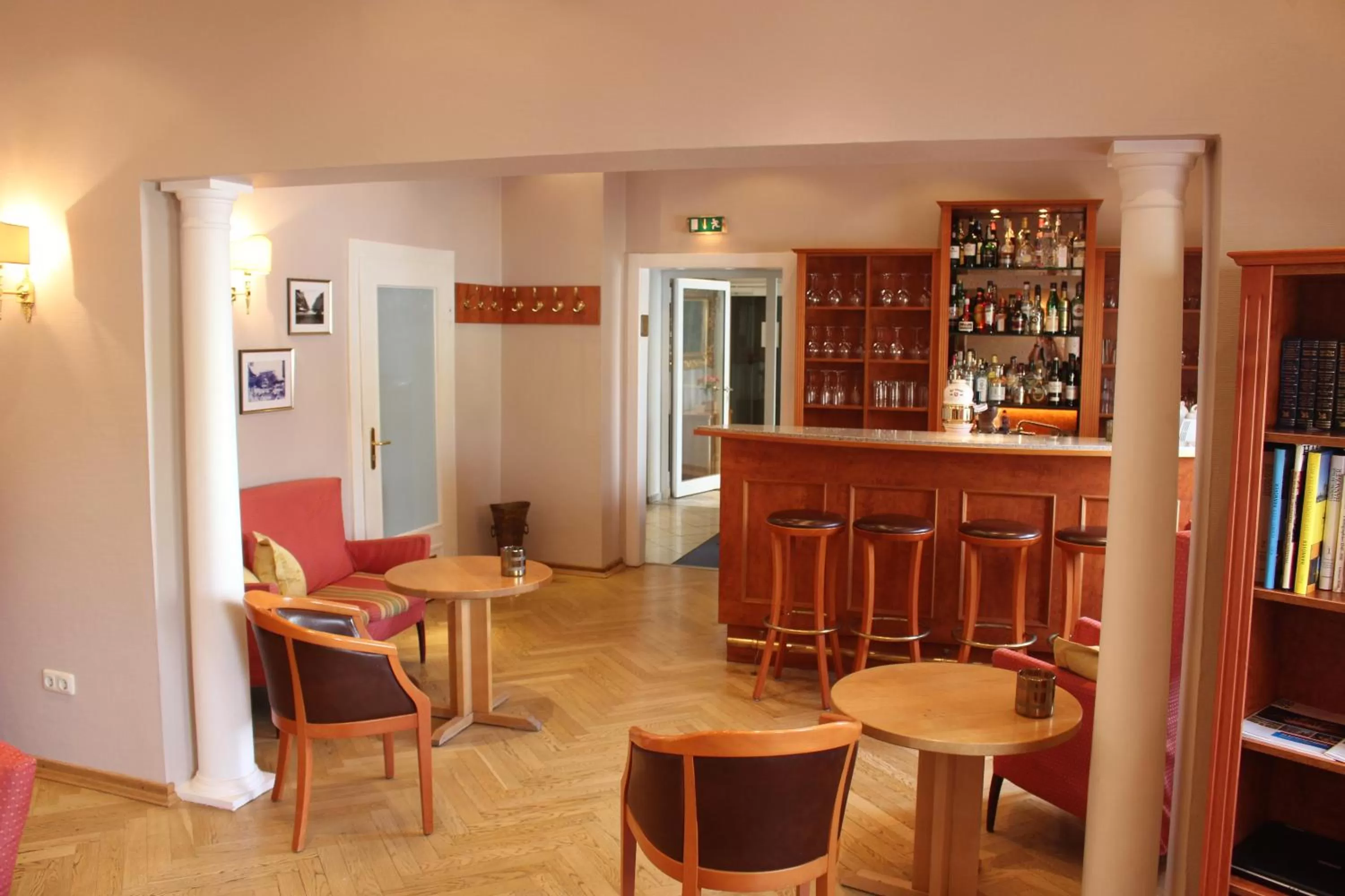 Lounge or bar in Hotel Savoy Hannover