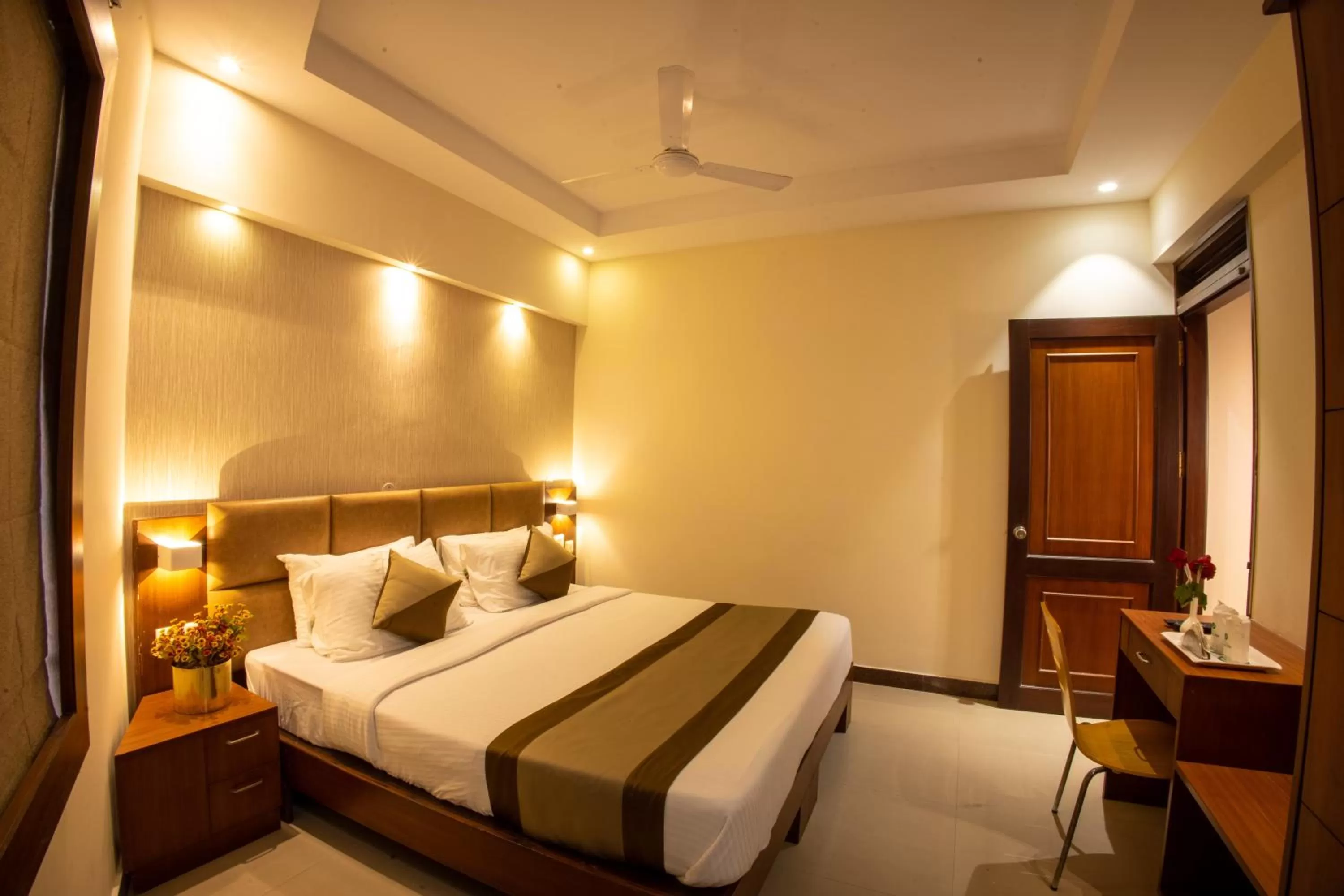 Bedroom, Bed in Metro Plaza Hotel by RAK Rooms, Mangaluru