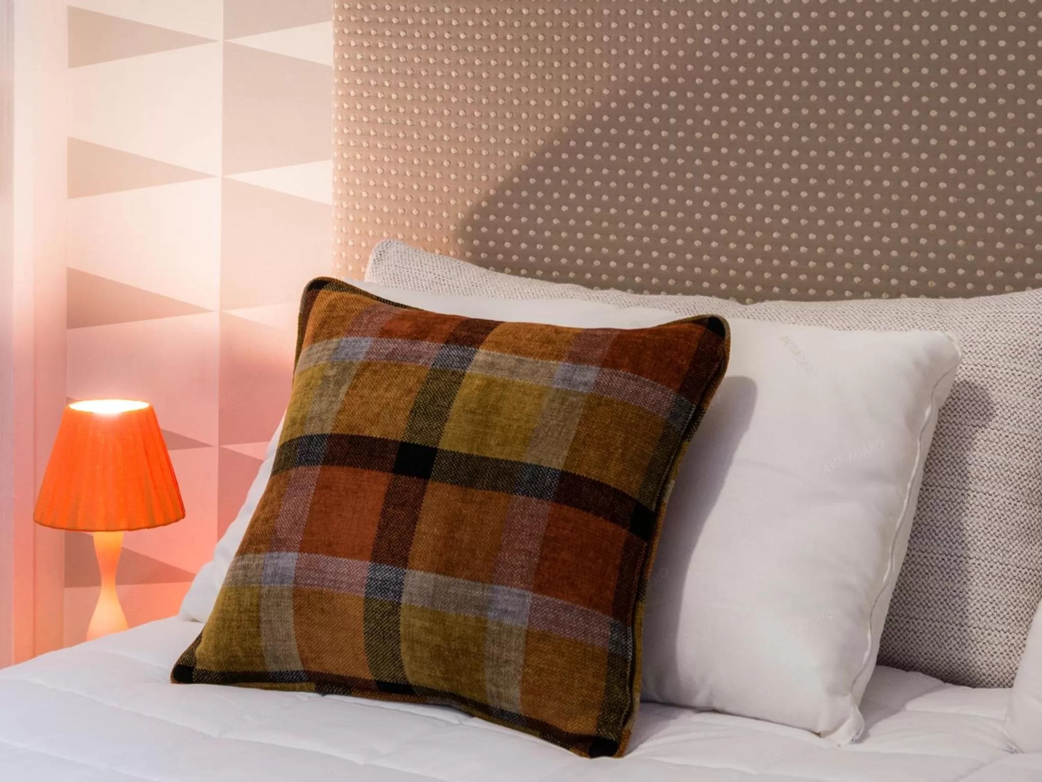 Decorative detail, Bed in Alfieri9