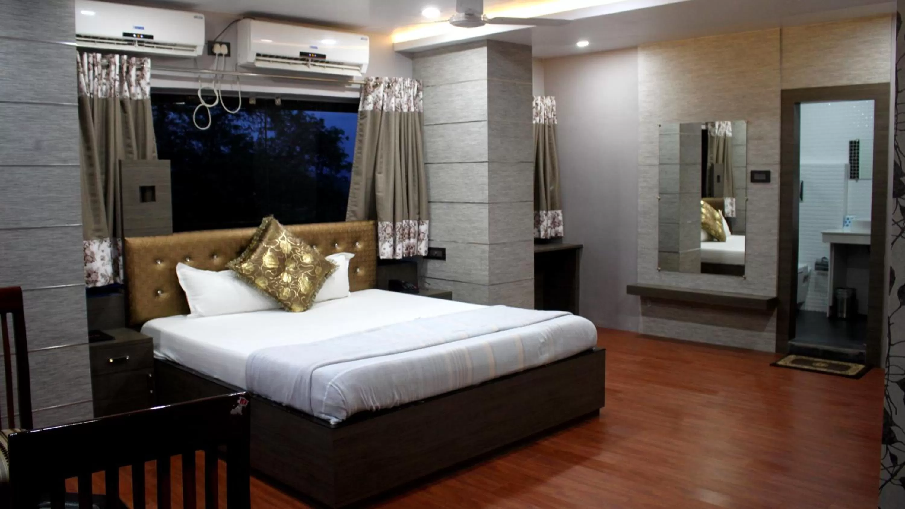 Bed in Hotel Shreemoyee Inn - Kamakhya Temple