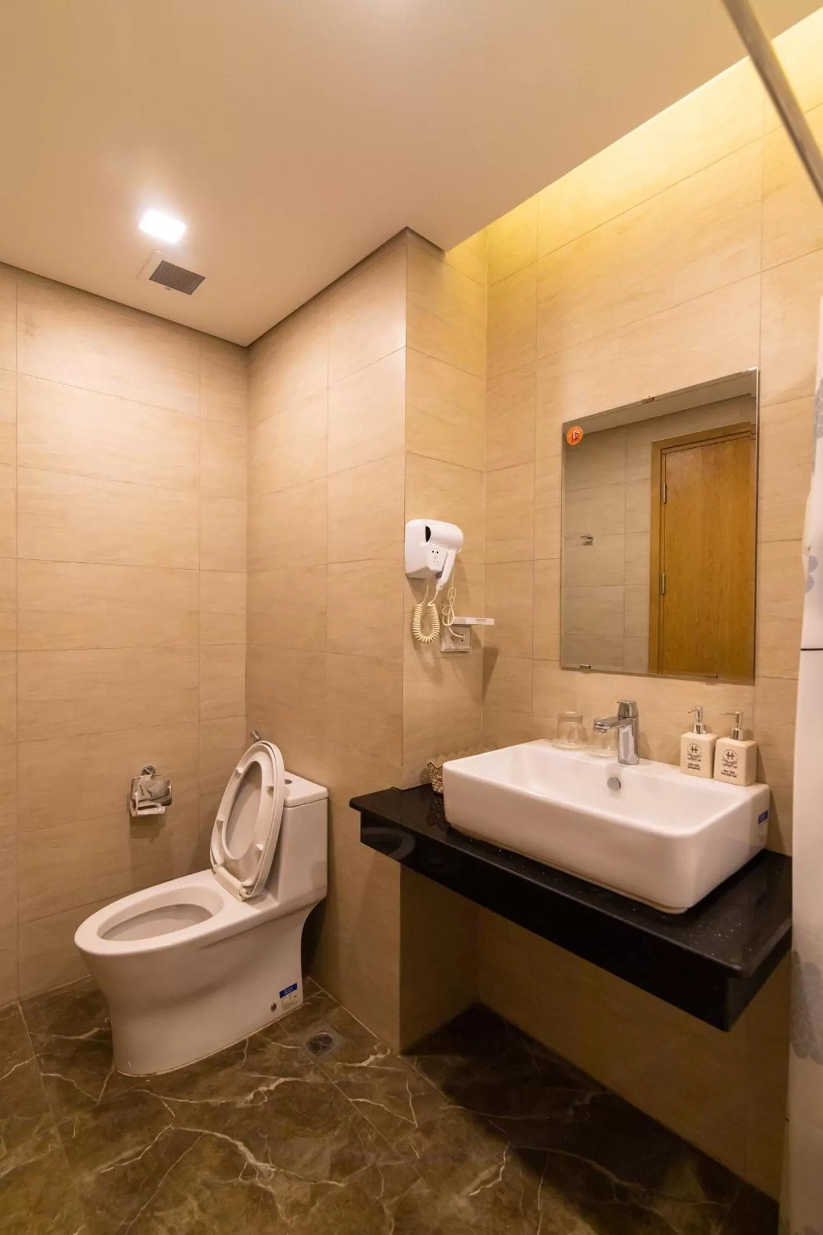Bathroom in FLC Sea Tower Quy Nhơn - Homostay