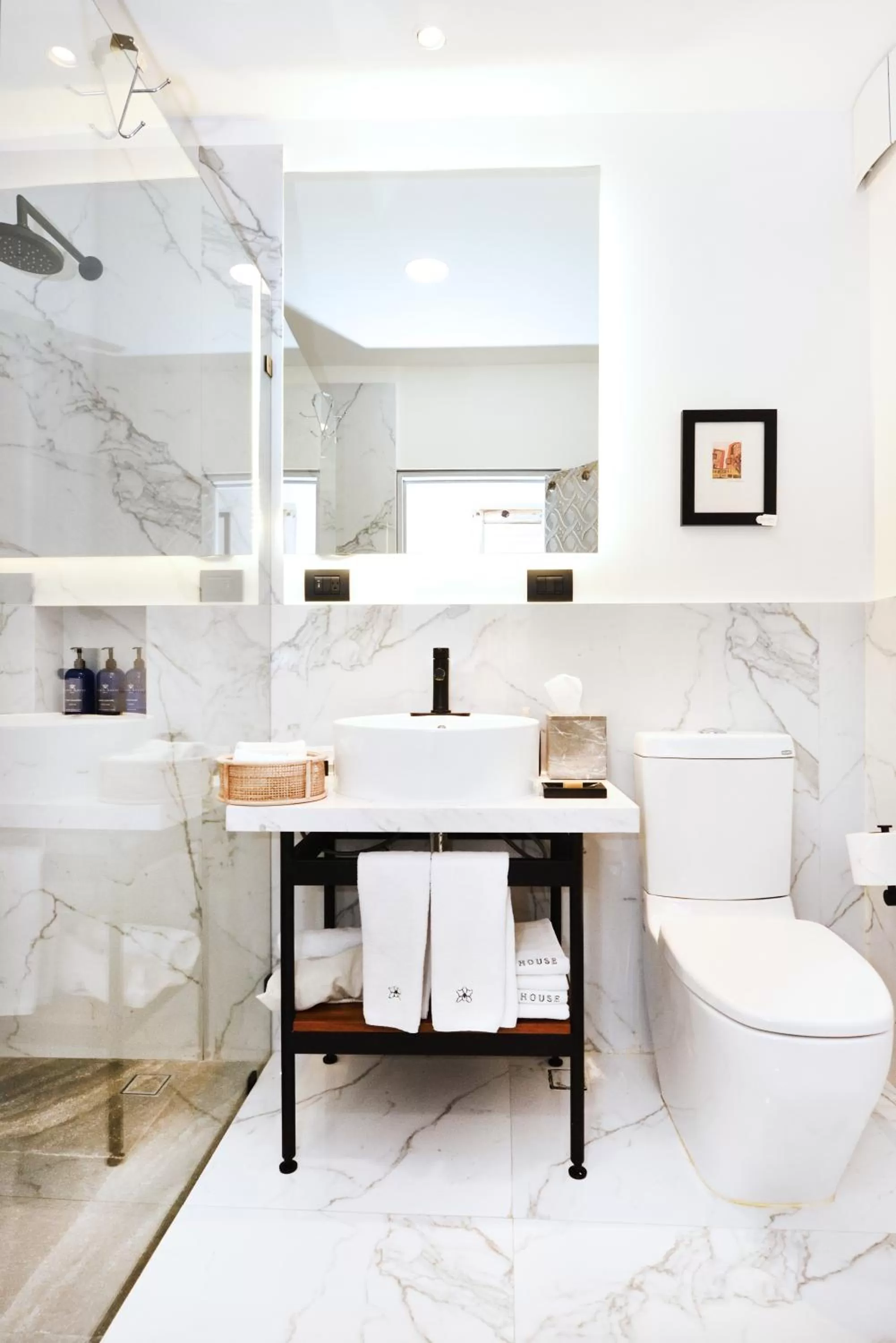 Bathroom in Orchid House Mexico City