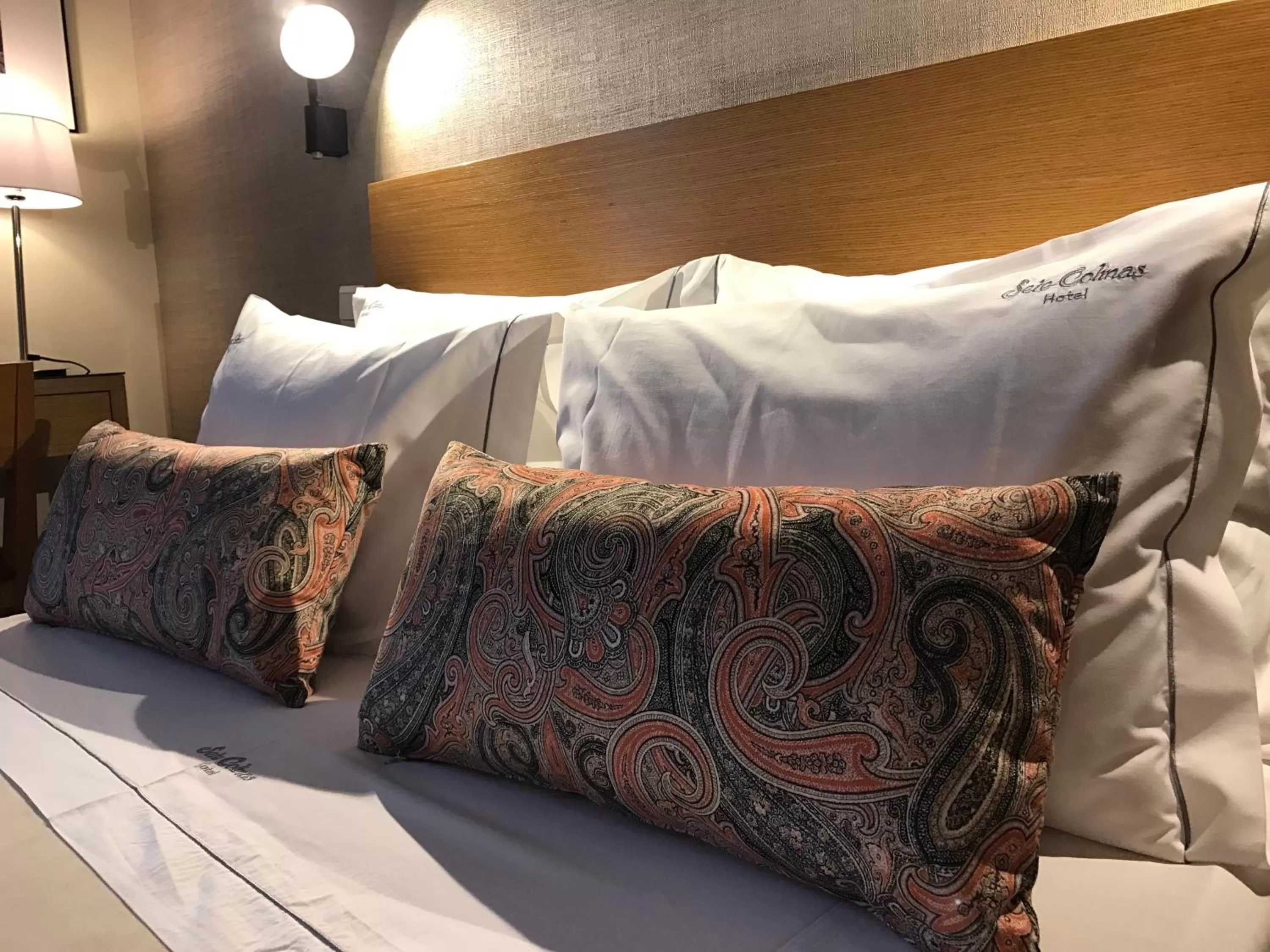 Decorative detail, Bed in Hotel Sete Colinas