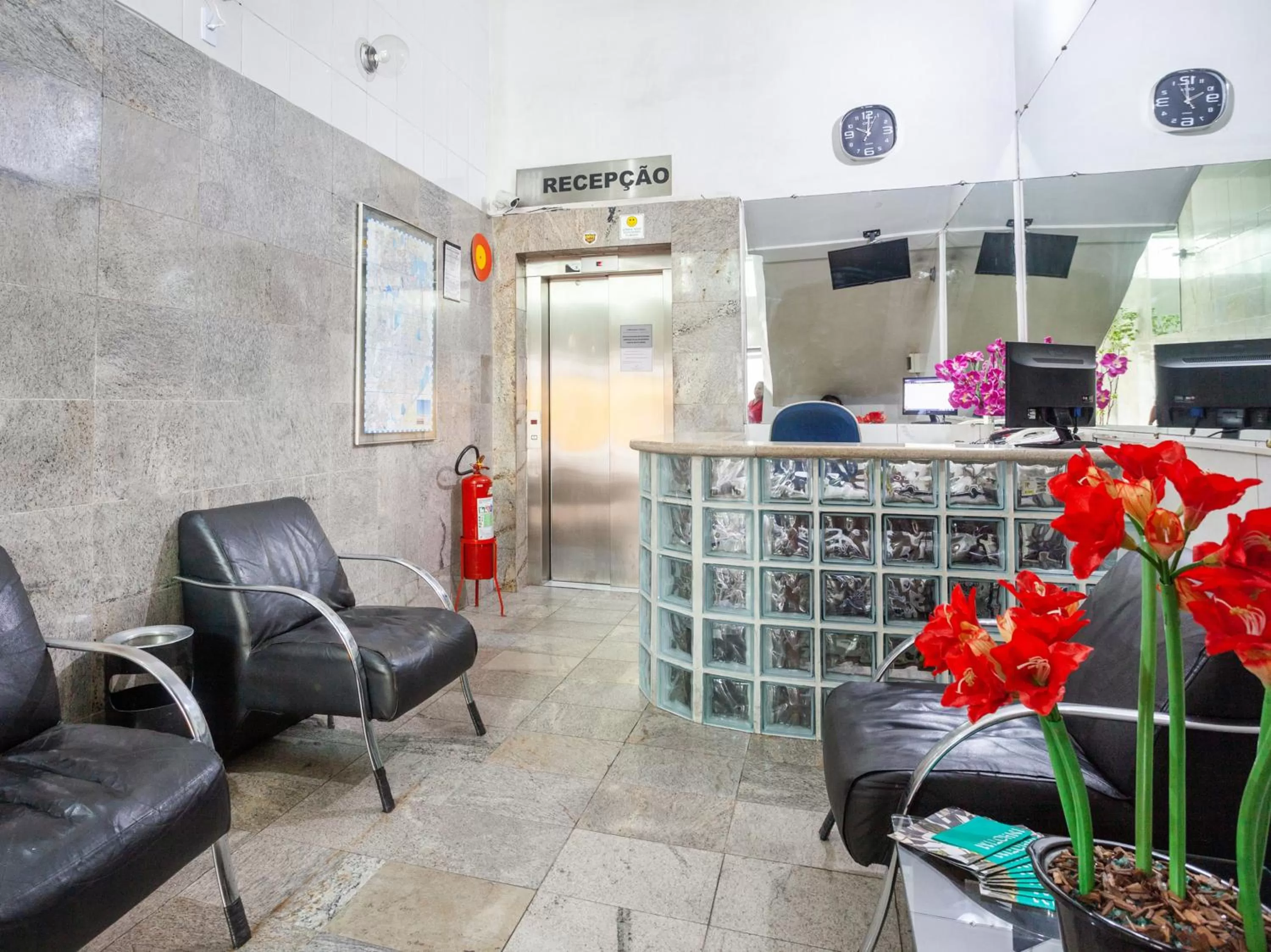 Lobby or reception in Hotel Economy 888 - Próximo a Praça da Estação e Rodoviária