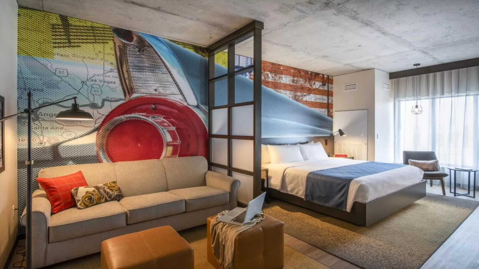 Deluxe King Room - Hearing Accessible  in Hotel Indigo Tulsa DWTN/Entertainment Area