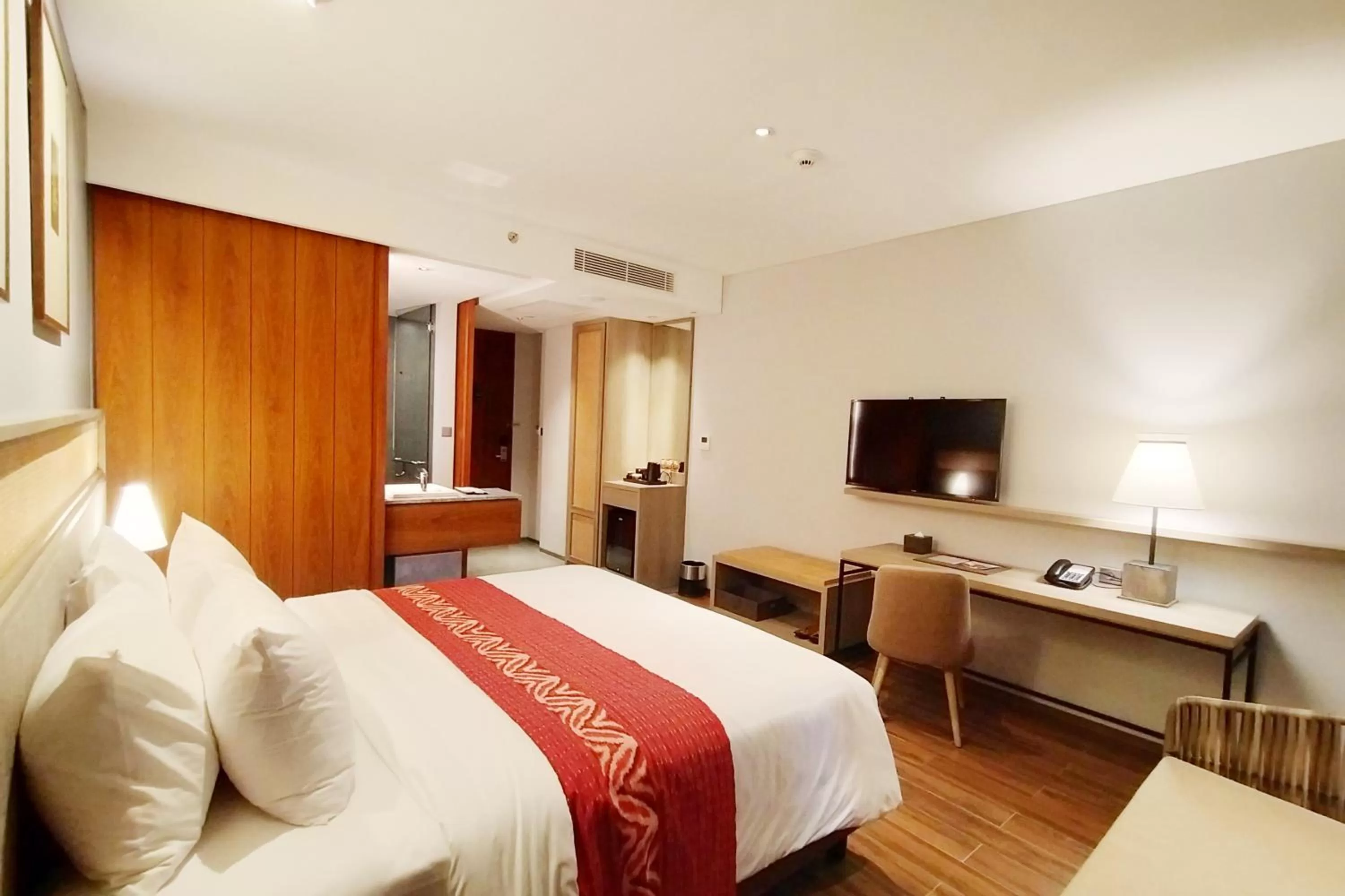 Photo of the whole room, Bed in Kokoon Hotel Banyuwangi