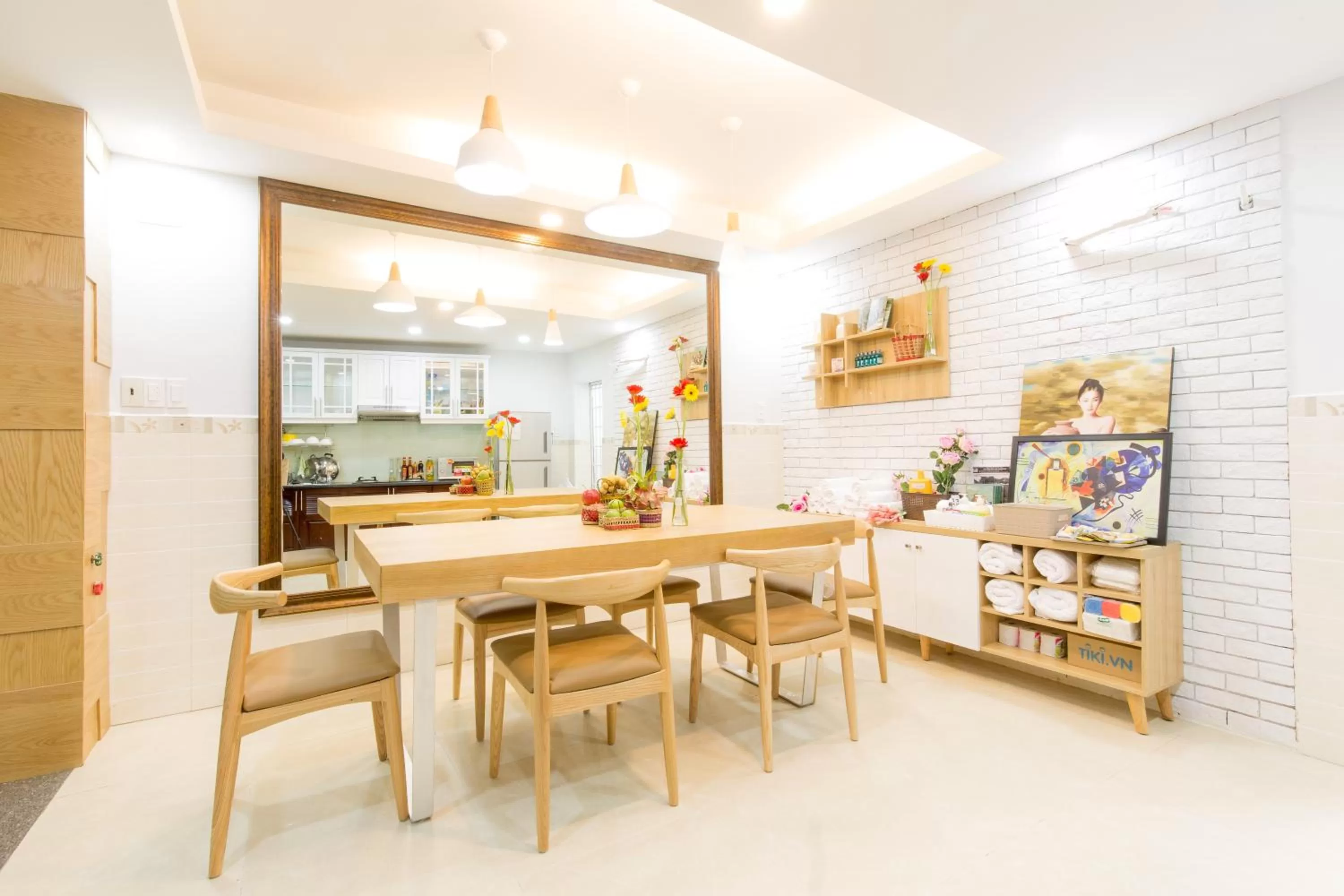 HOSTIE SAIGON [WANDERLUST Home]