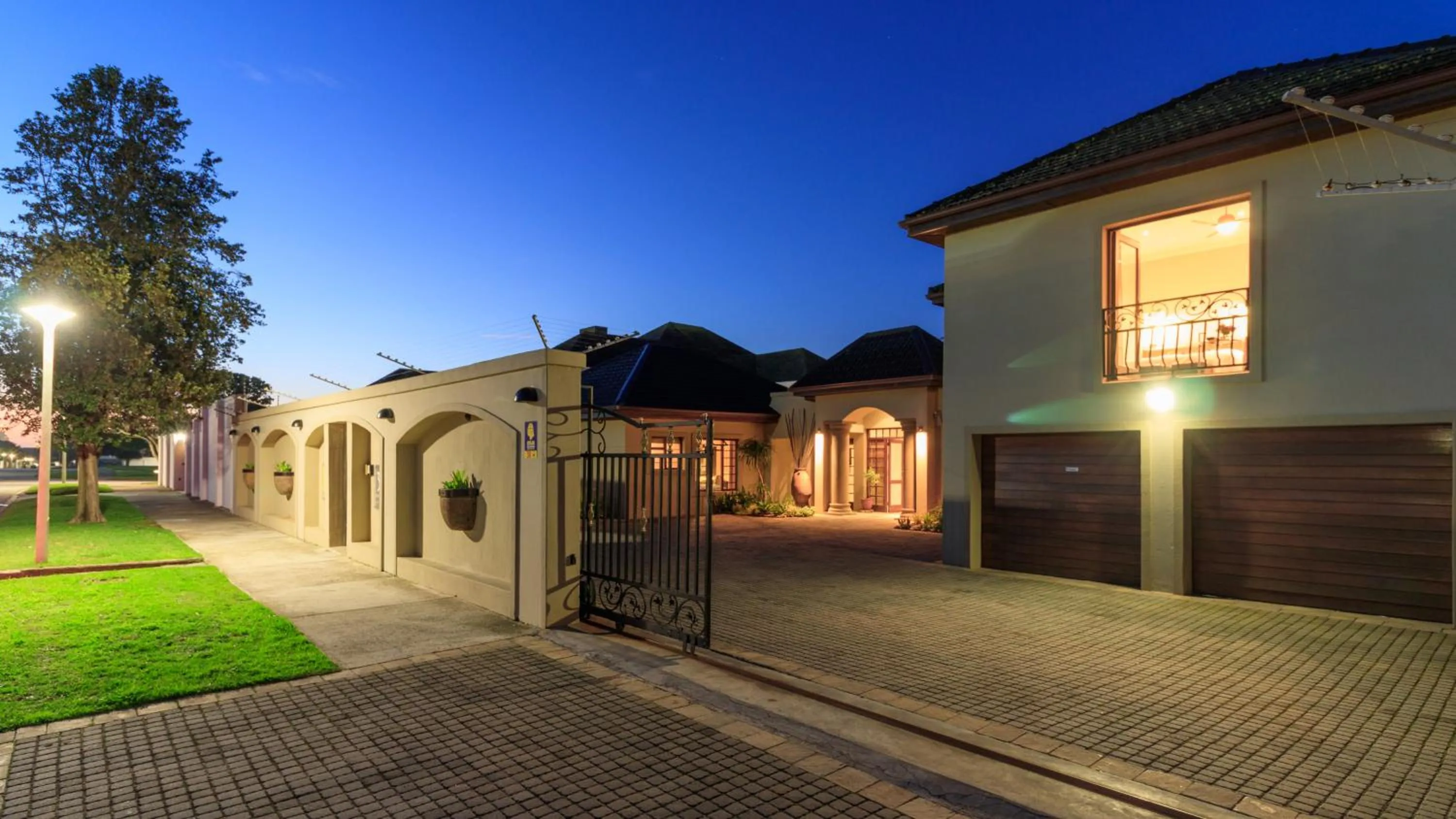 Bird's eye view in Manor 38