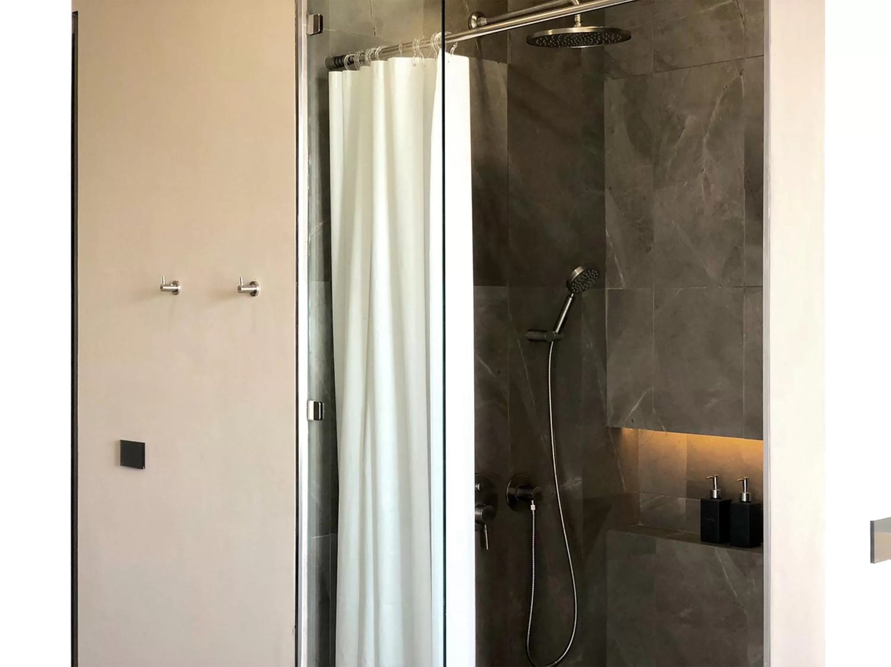 Bathroom in Doowall Hotel