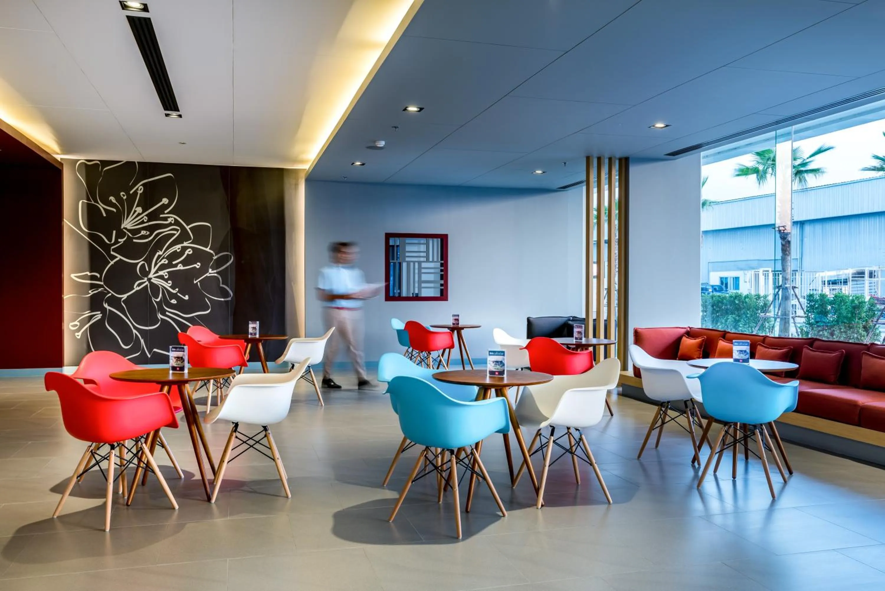 Lobby or reception in ibis Bangkok IMPACT