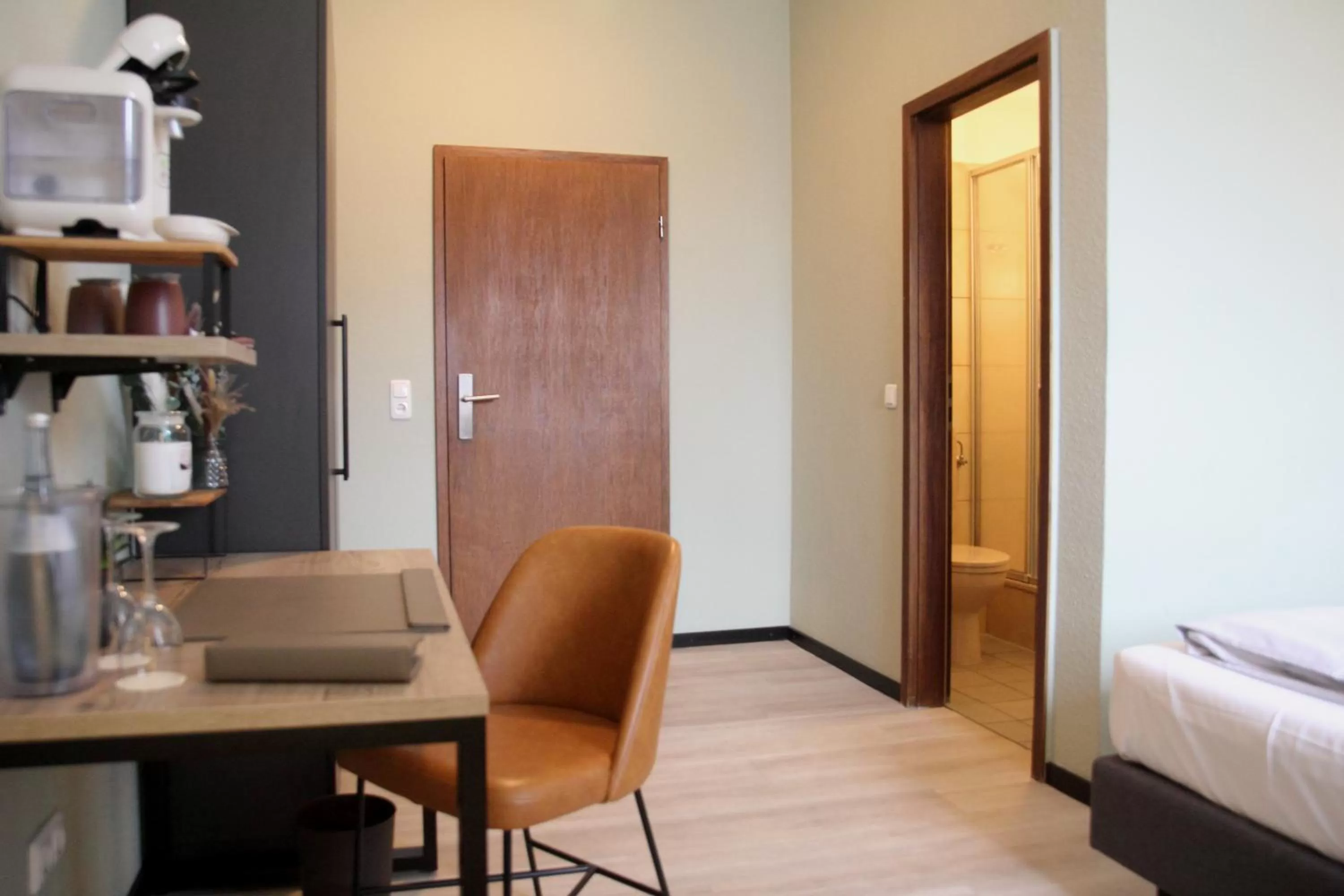 Seating area, Bed in zeitlos Hotel und Restaurant am Fuchsbach