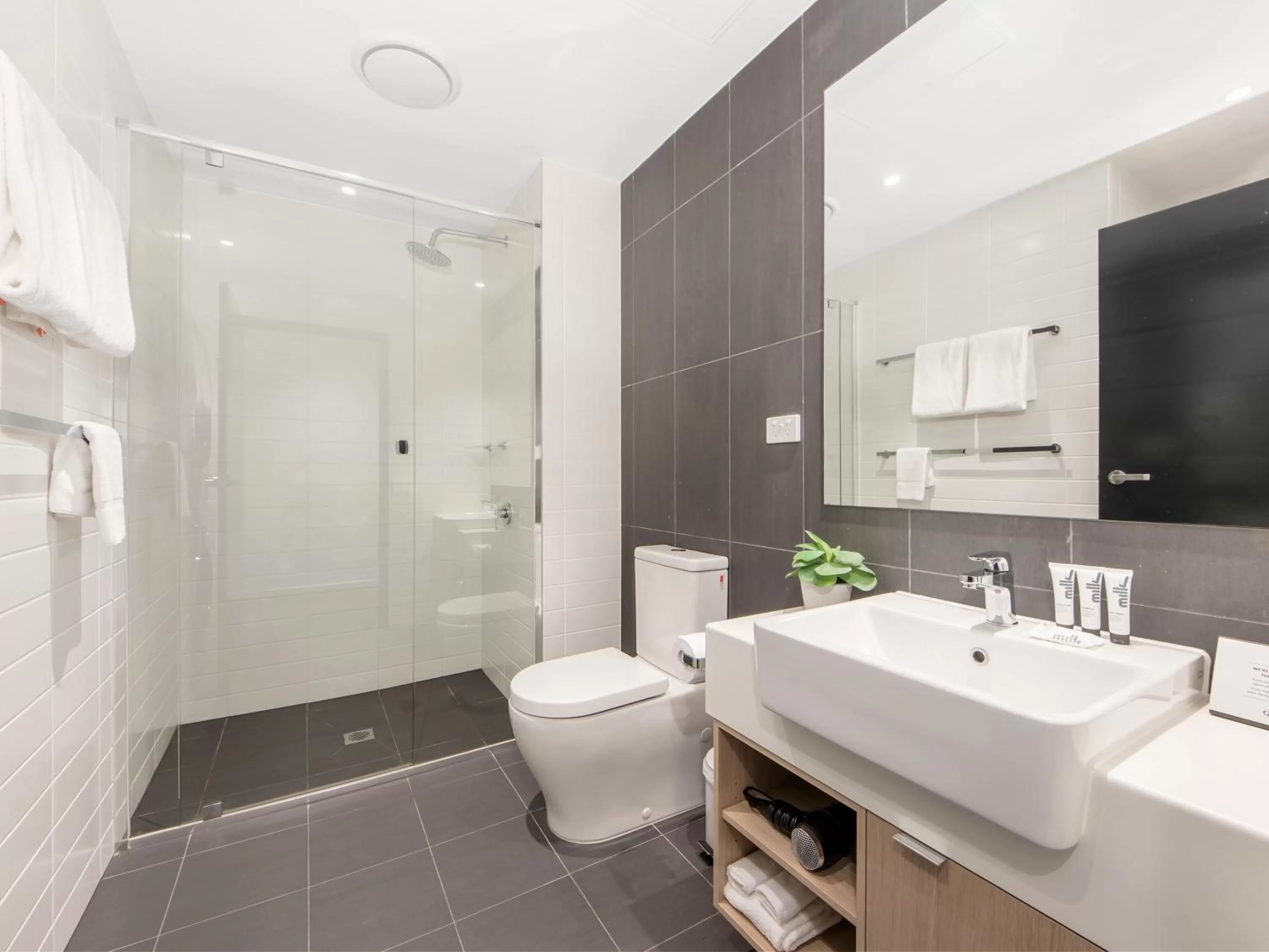 Shower in Quest Springfield Central