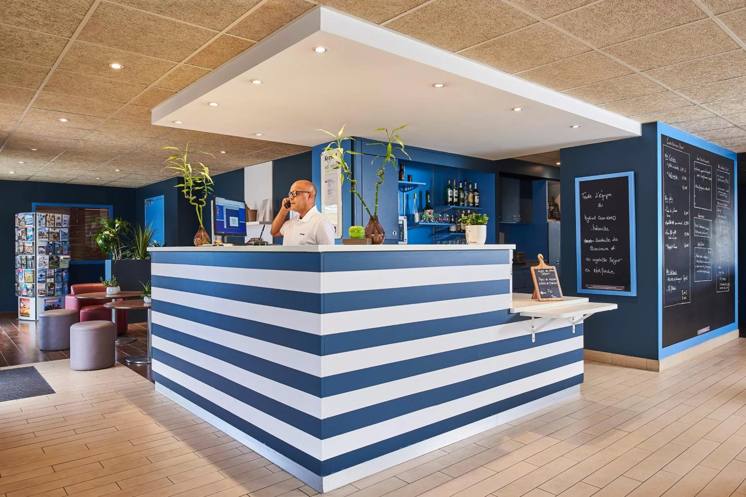 Lobby or reception in Kyriad Caen Nord - Hérouville-Saint-Clair