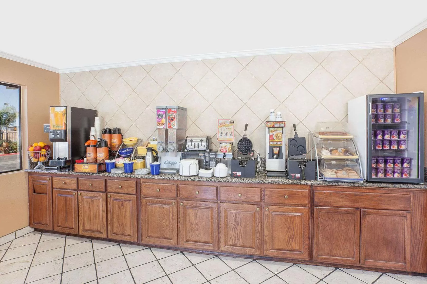 Continental breakfast in Days Inn by Wyndham Lost Hills