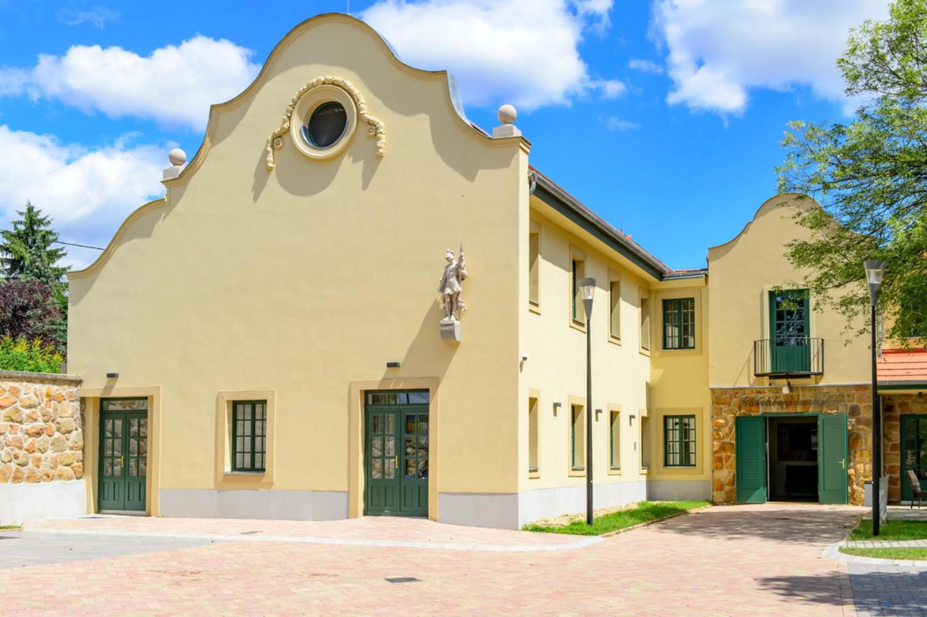 Property building in Klebelsberg Kastély Budapest