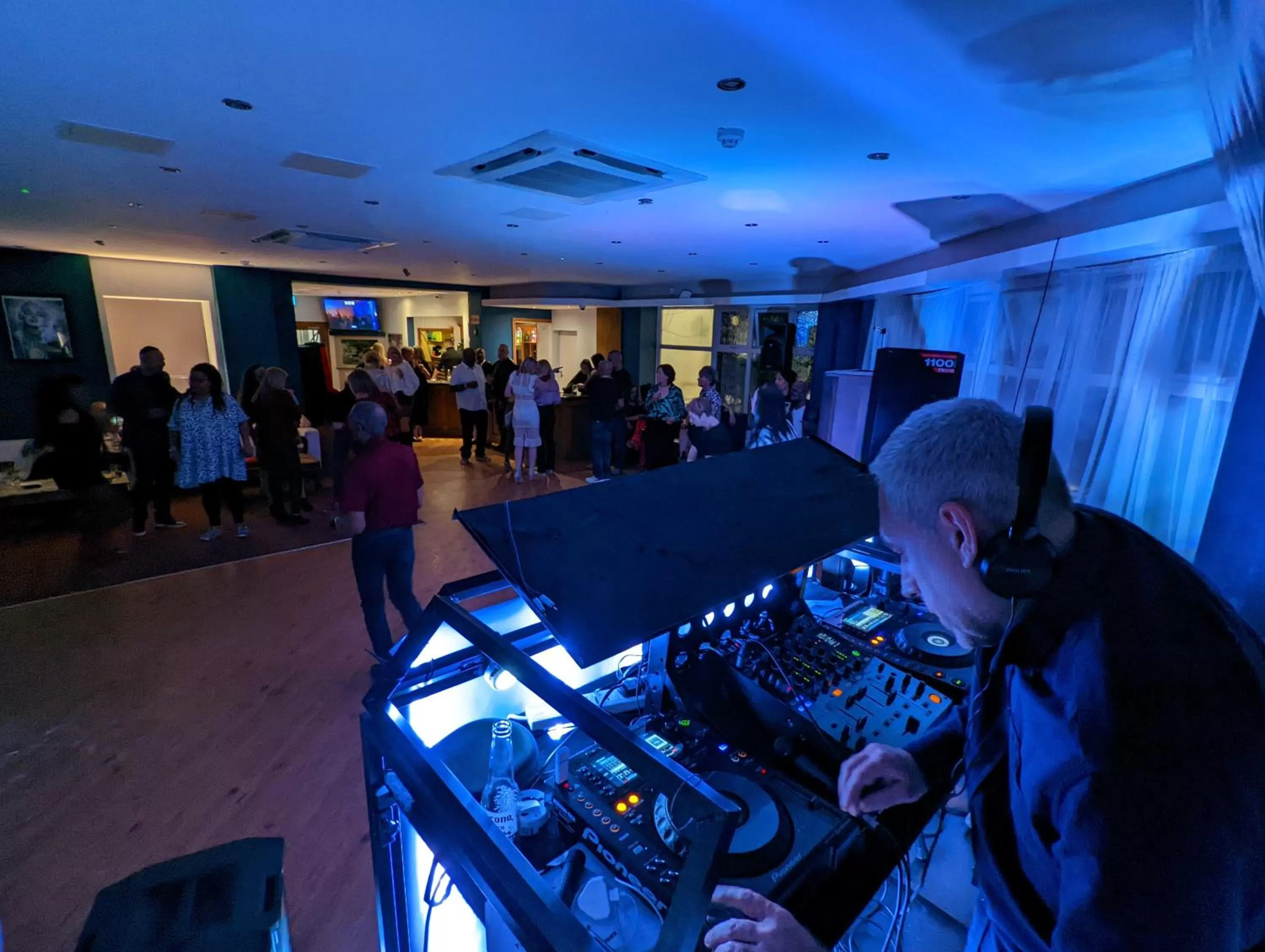 Evening entertainment in Hotel Celebrity Bournemouth East Cliff by Villare hotels