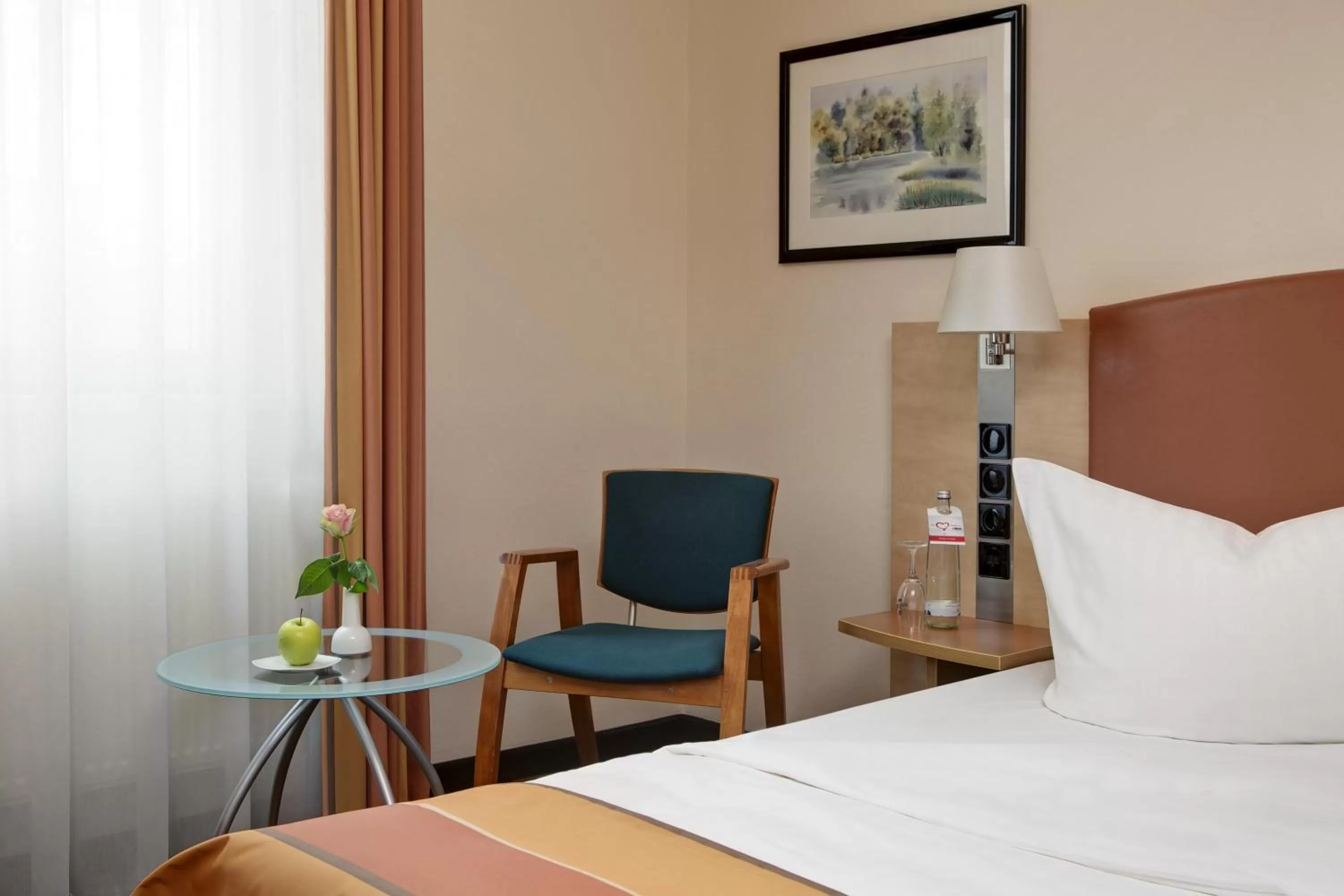 Photo of the whole room, Bed in IntercityHotel Berlin Ostbahnhof