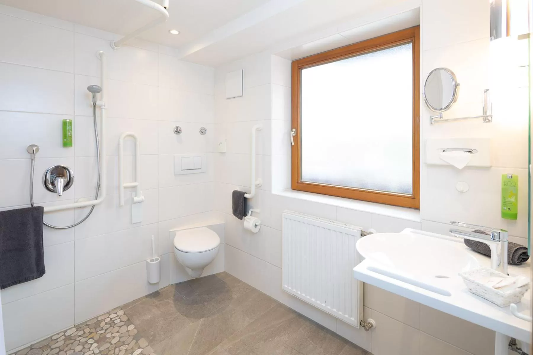 Bathroom in Familien- und Wellnesshotel "Viktoria"