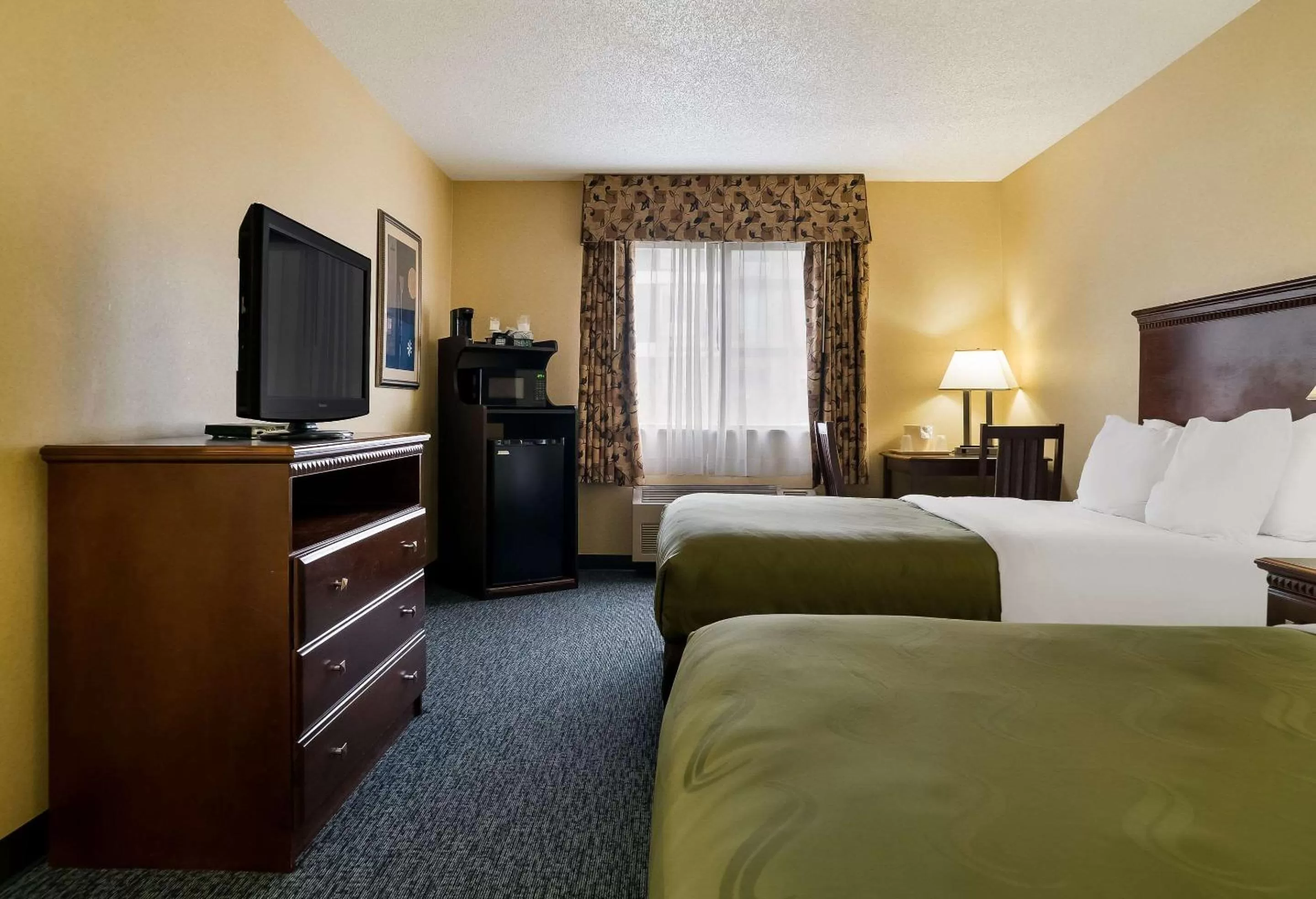 Bedroom, Bed in Quality Inn Grand Blanc - Flint South