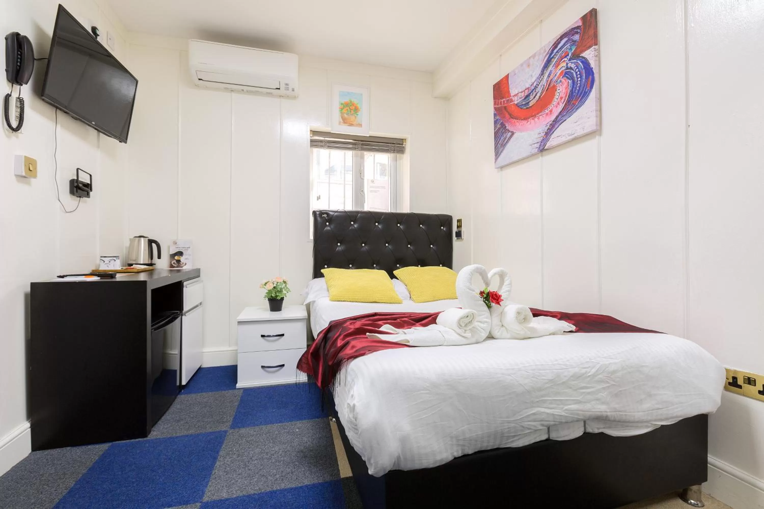 View (from property/room), Bed in Central Hoxton Shoreditch