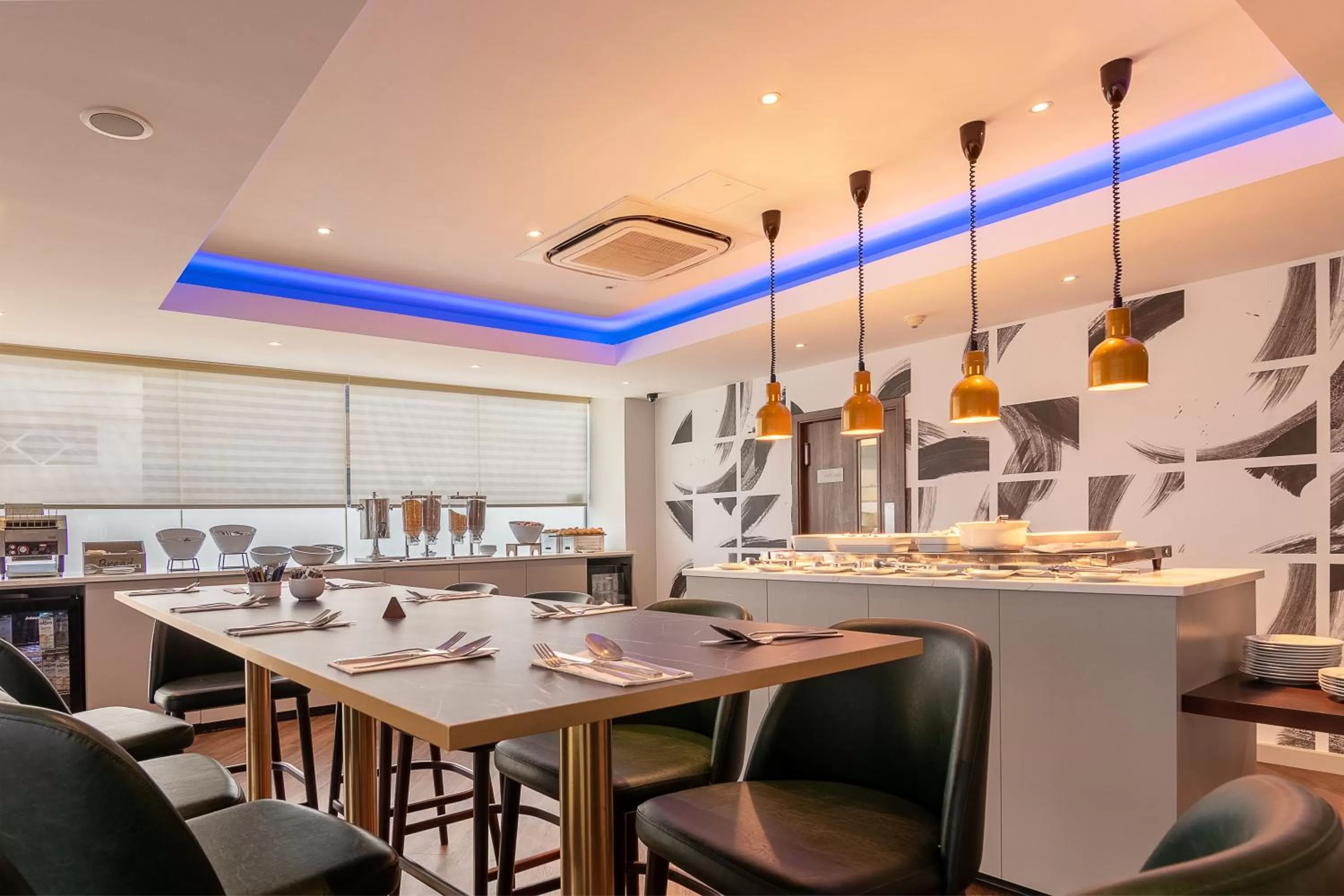 Restaurant/places to eat in Ramada Encore Leicester City Centre