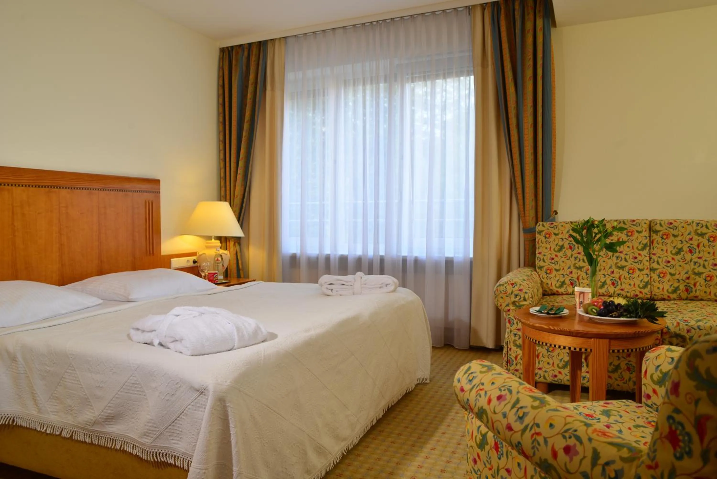 Photo of the whole room, Bed in Hotel Domicil Berlin by Golden Tulip