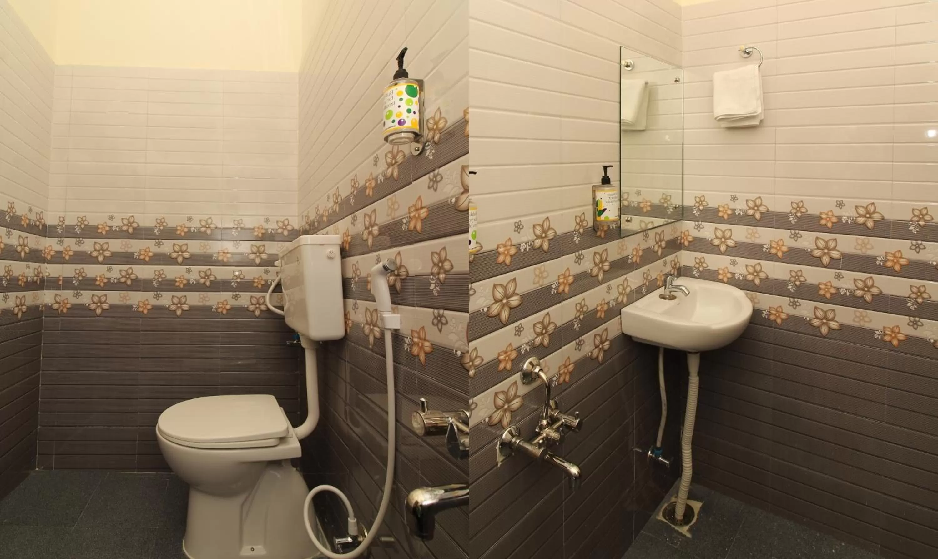 Toilet in Itsy Hotels Riyas Grand