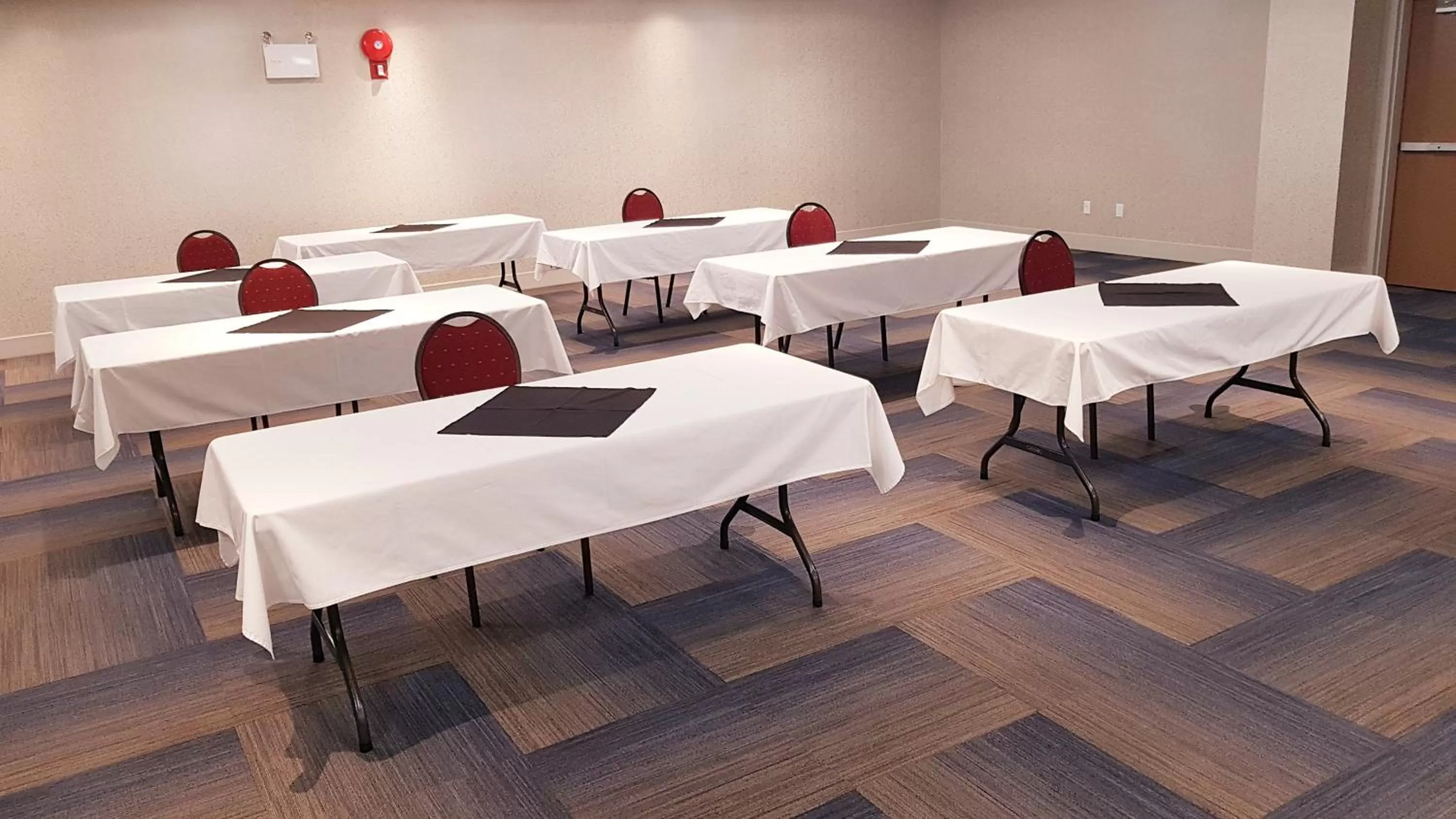 Banquet/Function facilities in Holiday Inn Express and Suites Surrey by IHG