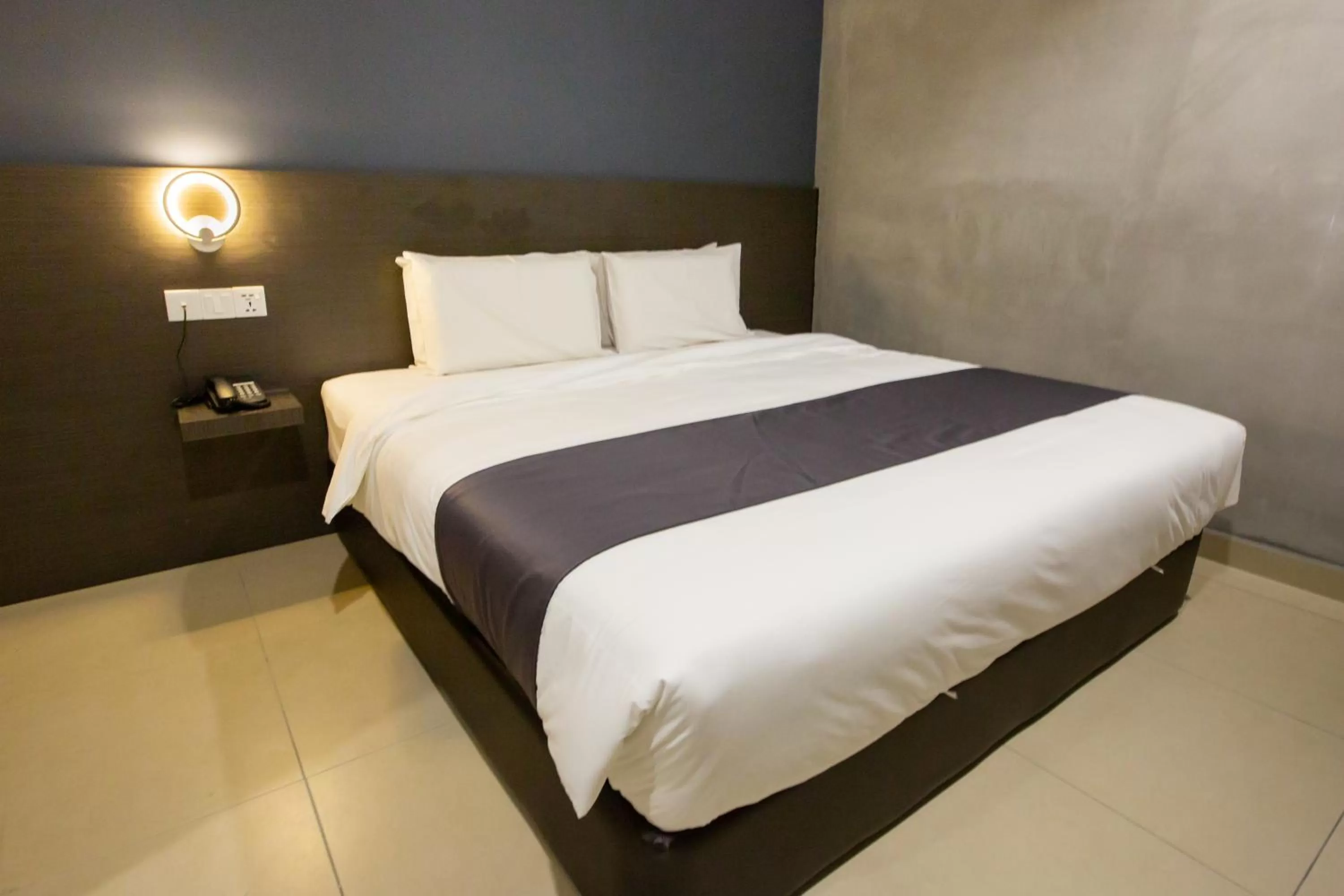 Bed in 1 Hotel Signature