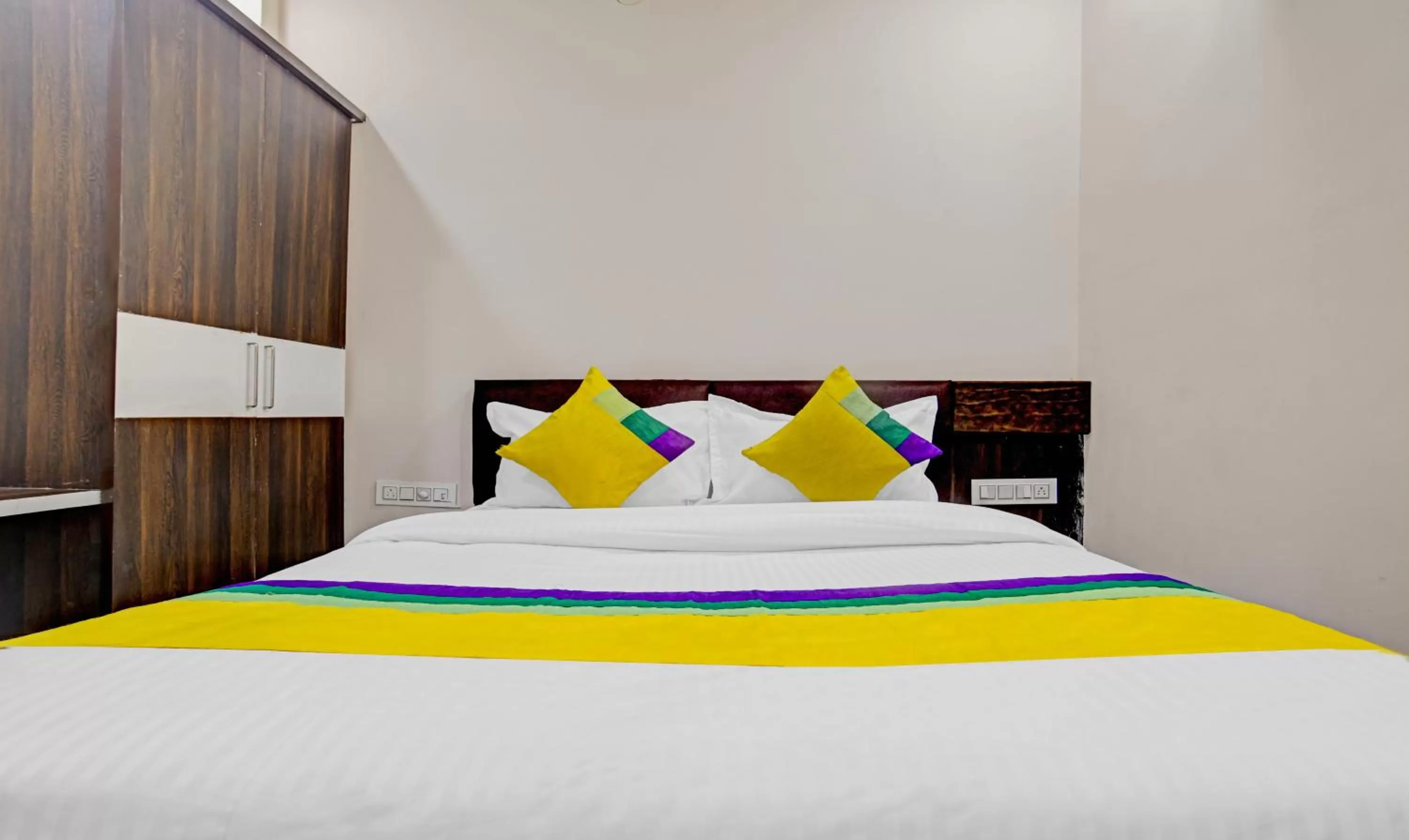 Bed in Hotel Anand Shree Near Airport,Indore