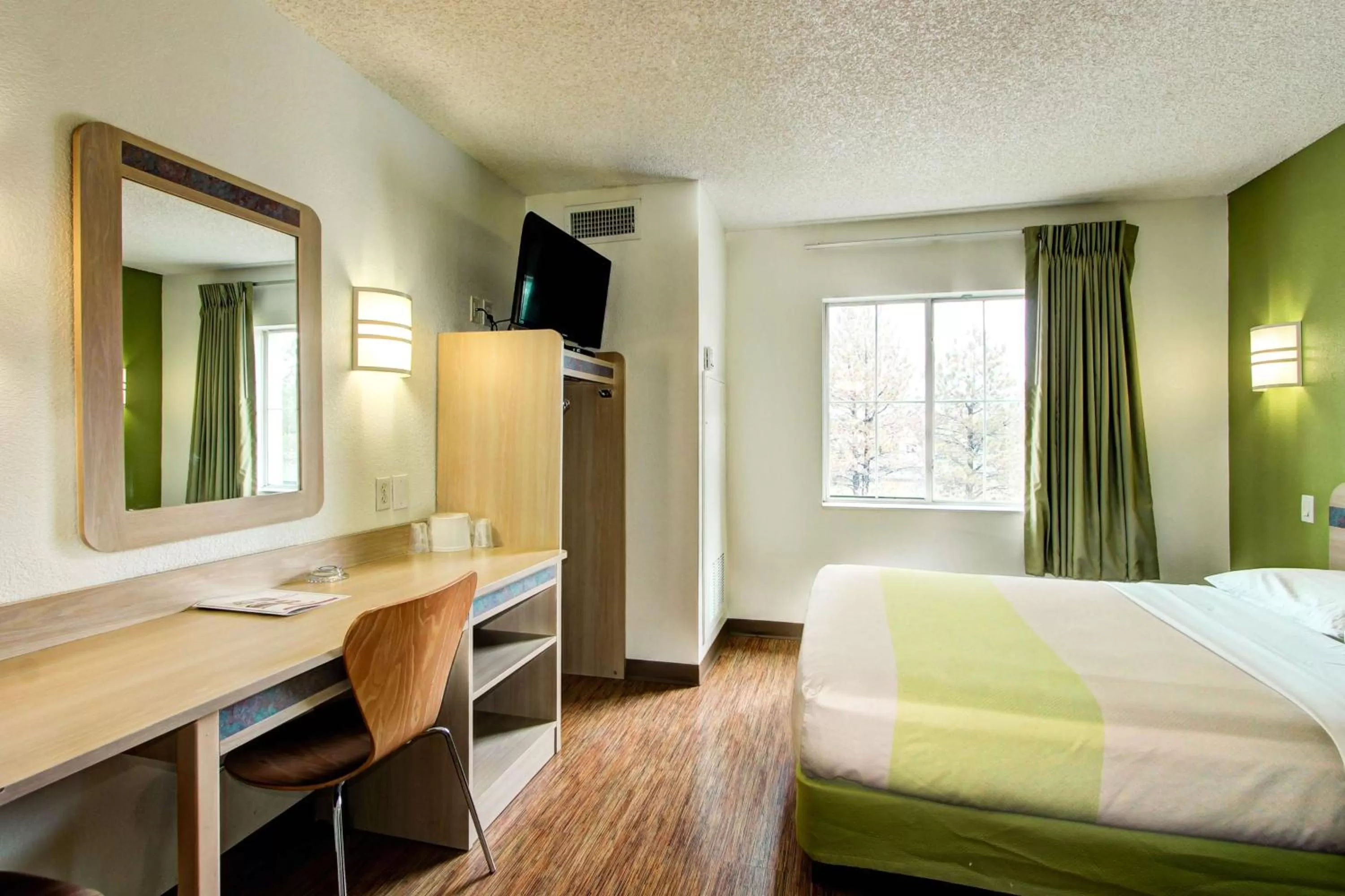 Double Room - Disability Access - Roll In Shower in Super 8 by Wyndham Aurora East