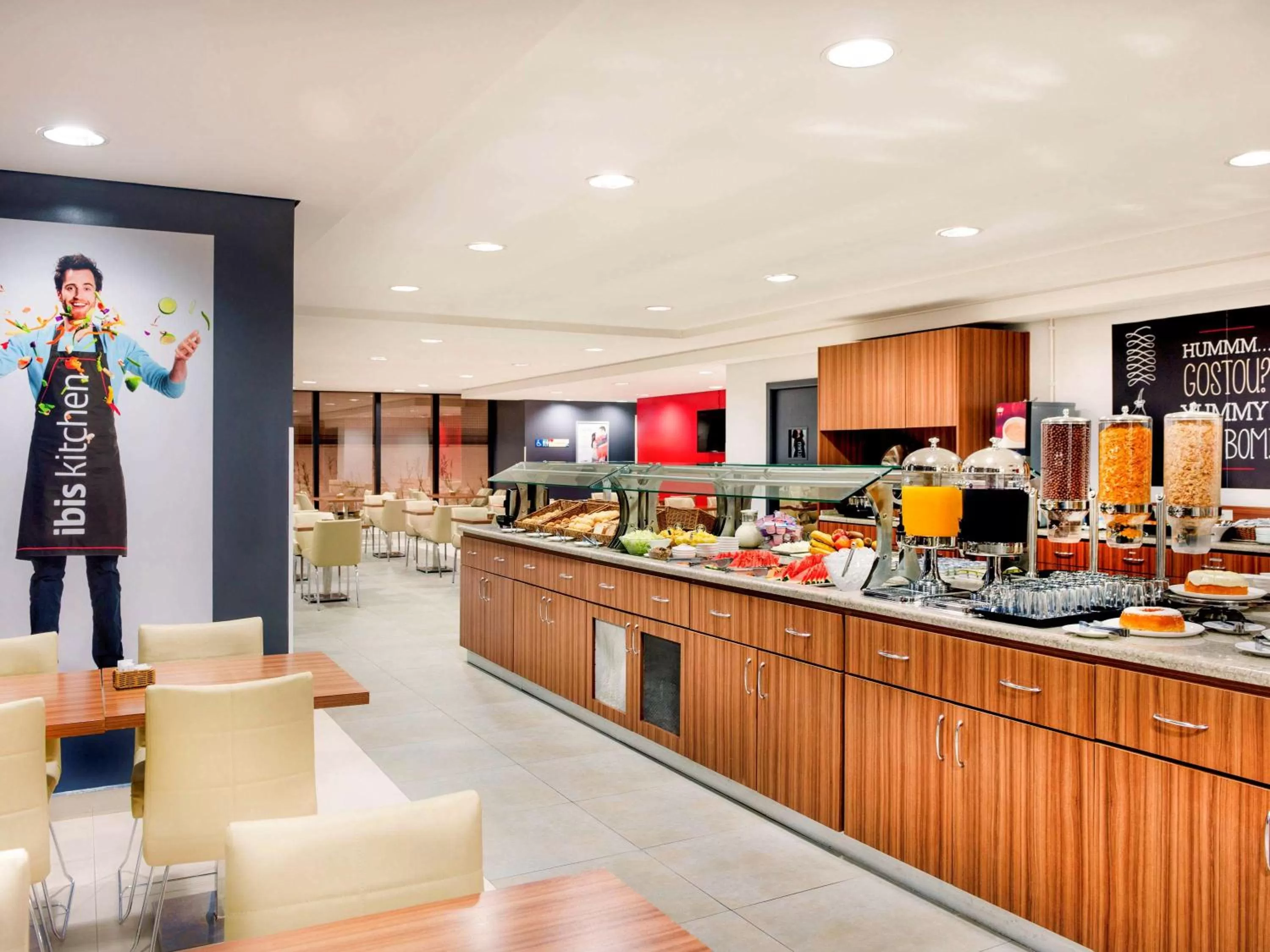 Restaurant/places to eat in ibis Curitiba Shopping