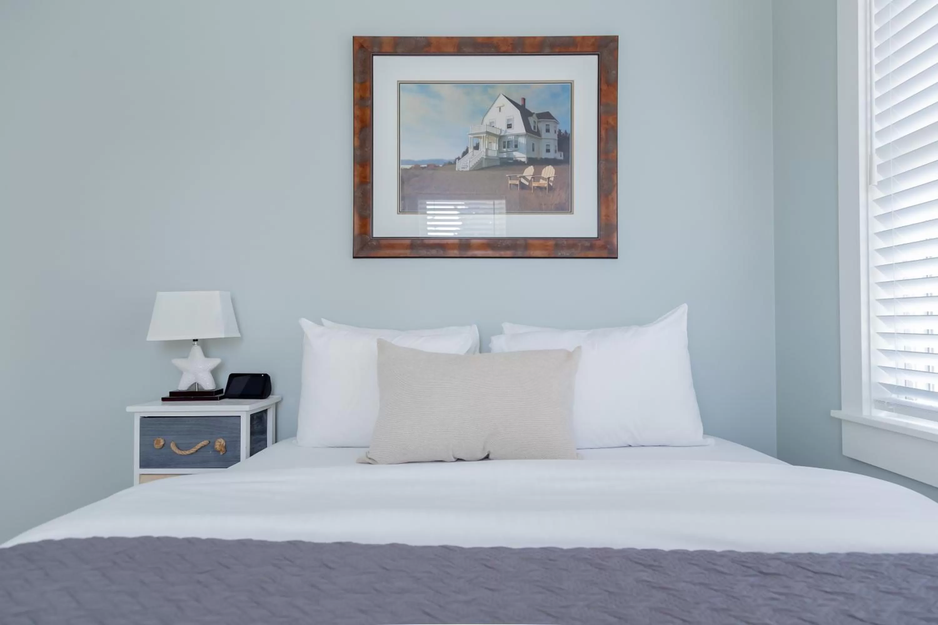 Bed in Sheepscot Harbour Village Resort