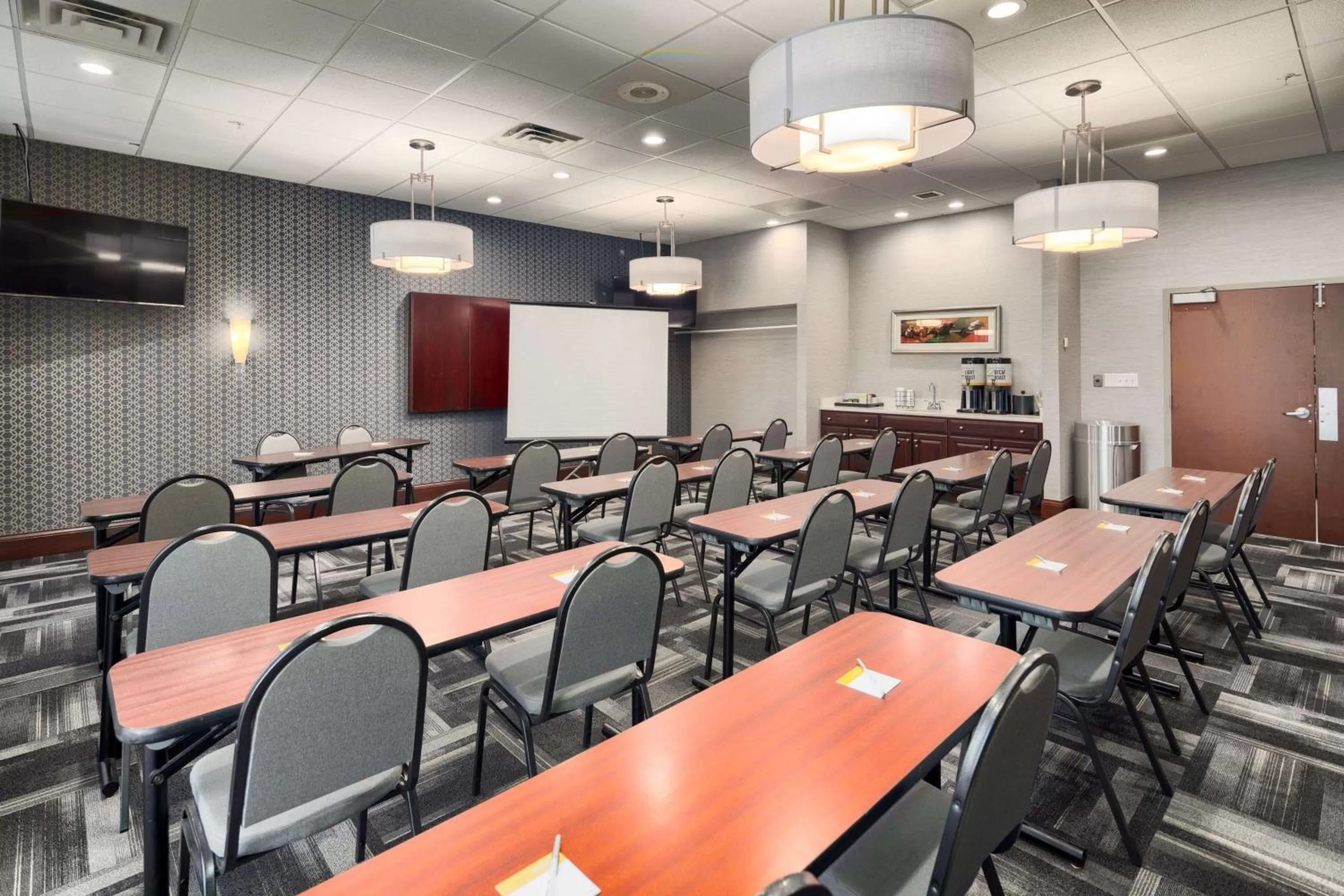 Meeting/conference room in Hampton Inn Louisville Northeast