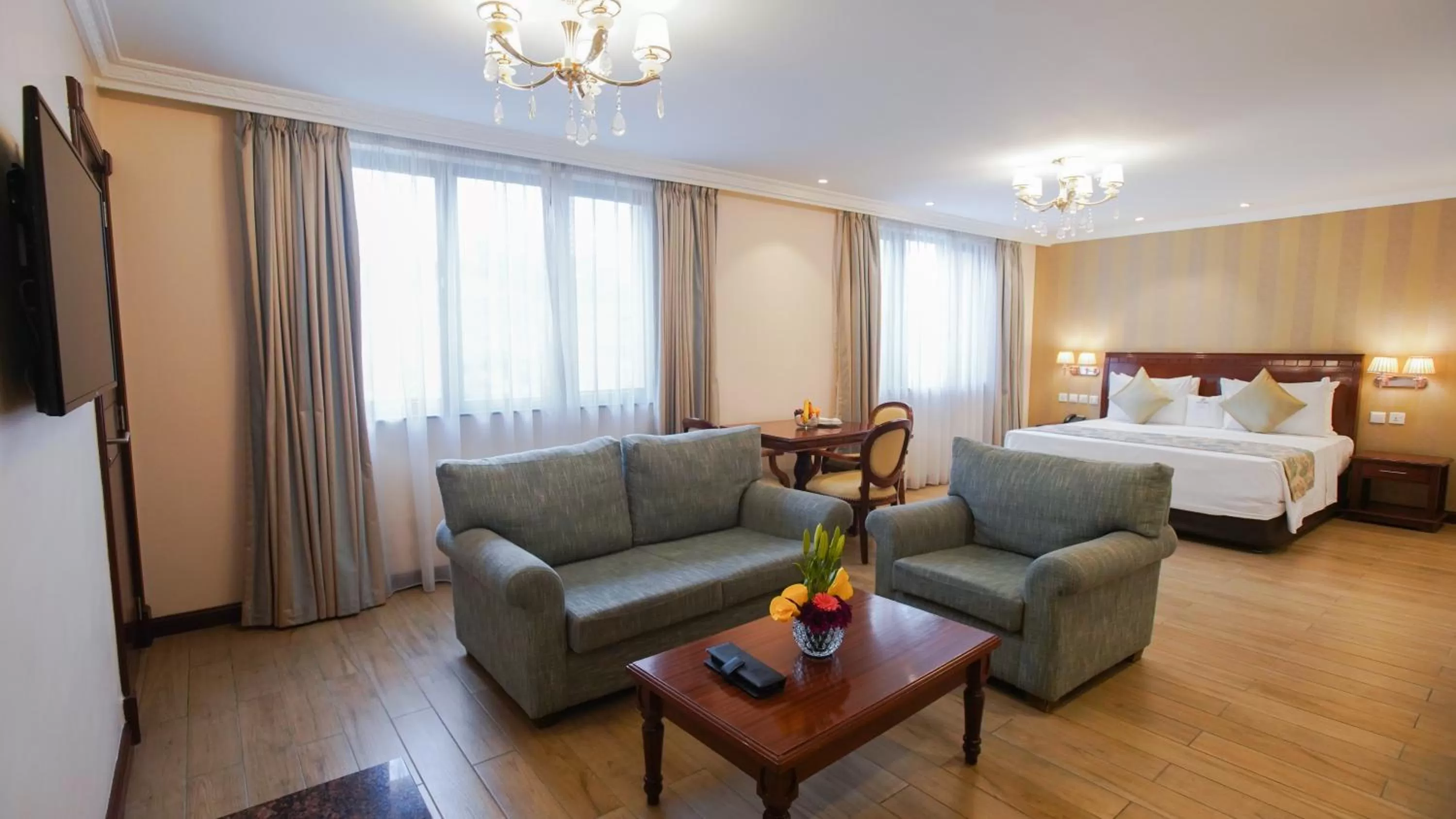 Photo of the whole room, Bed in Sarova Woodlands Hotel and Spa